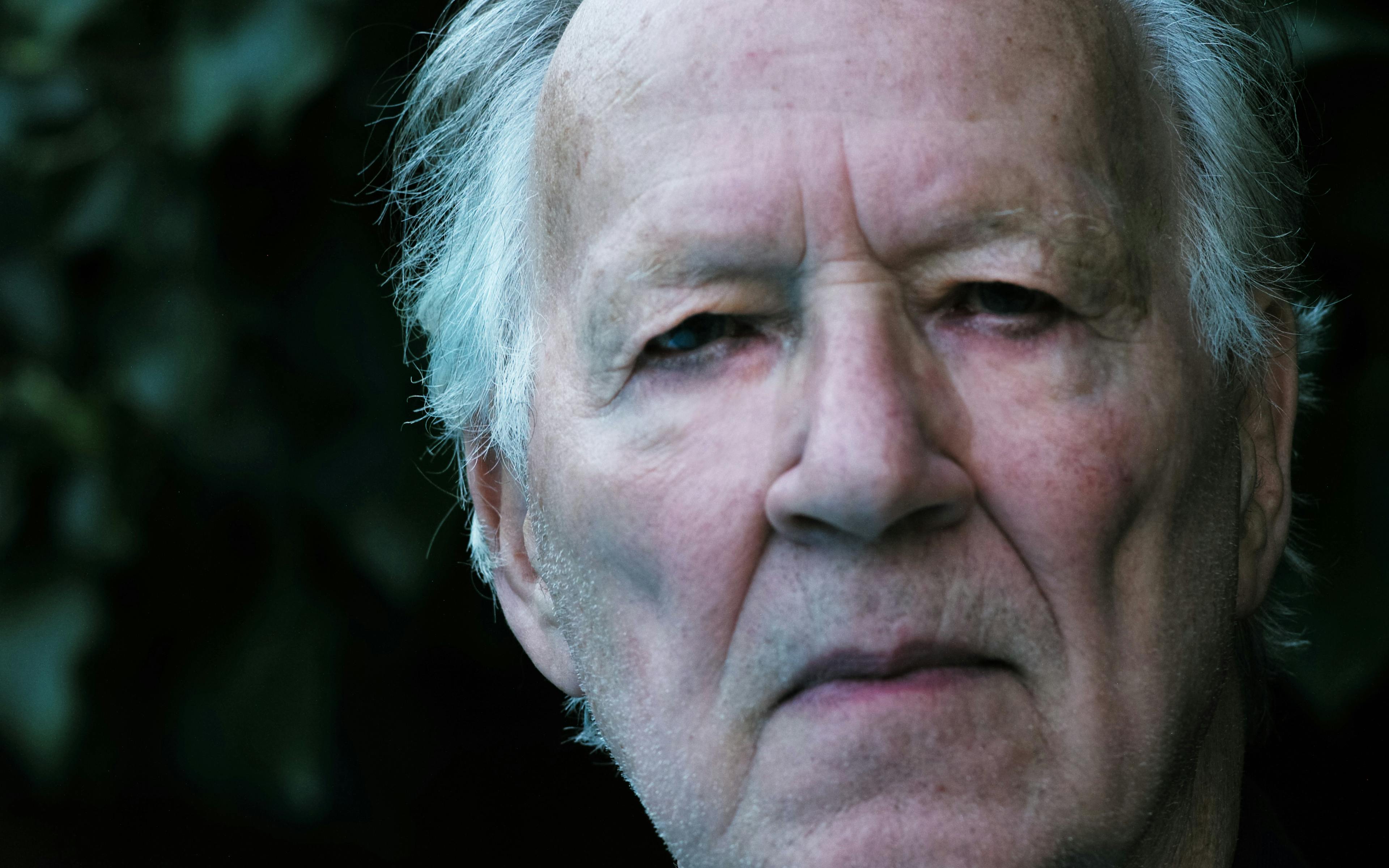 LIVRE ⸱ « Le Crépuscule du monde » : Werner Herzog signe un premier roman sec et métaphysique 1 0954b43c c894 4bbf a70d ae32135d220a herzogwerner august2020copyrightlenaherzog