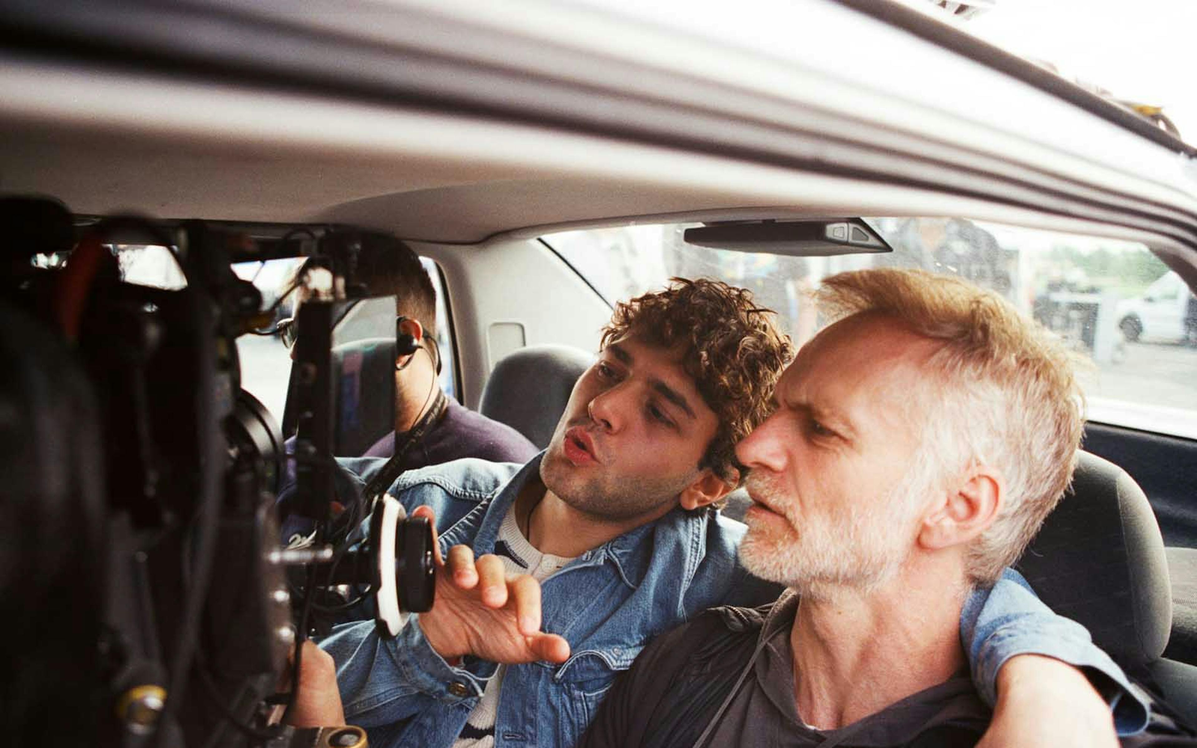 Vu sur Instagram : la première image de « La Nuit où Laurier Gaudreault s’est réveillé », la série de Xavier Dolan 1 2d052adf 6cd5 4e92 bab2