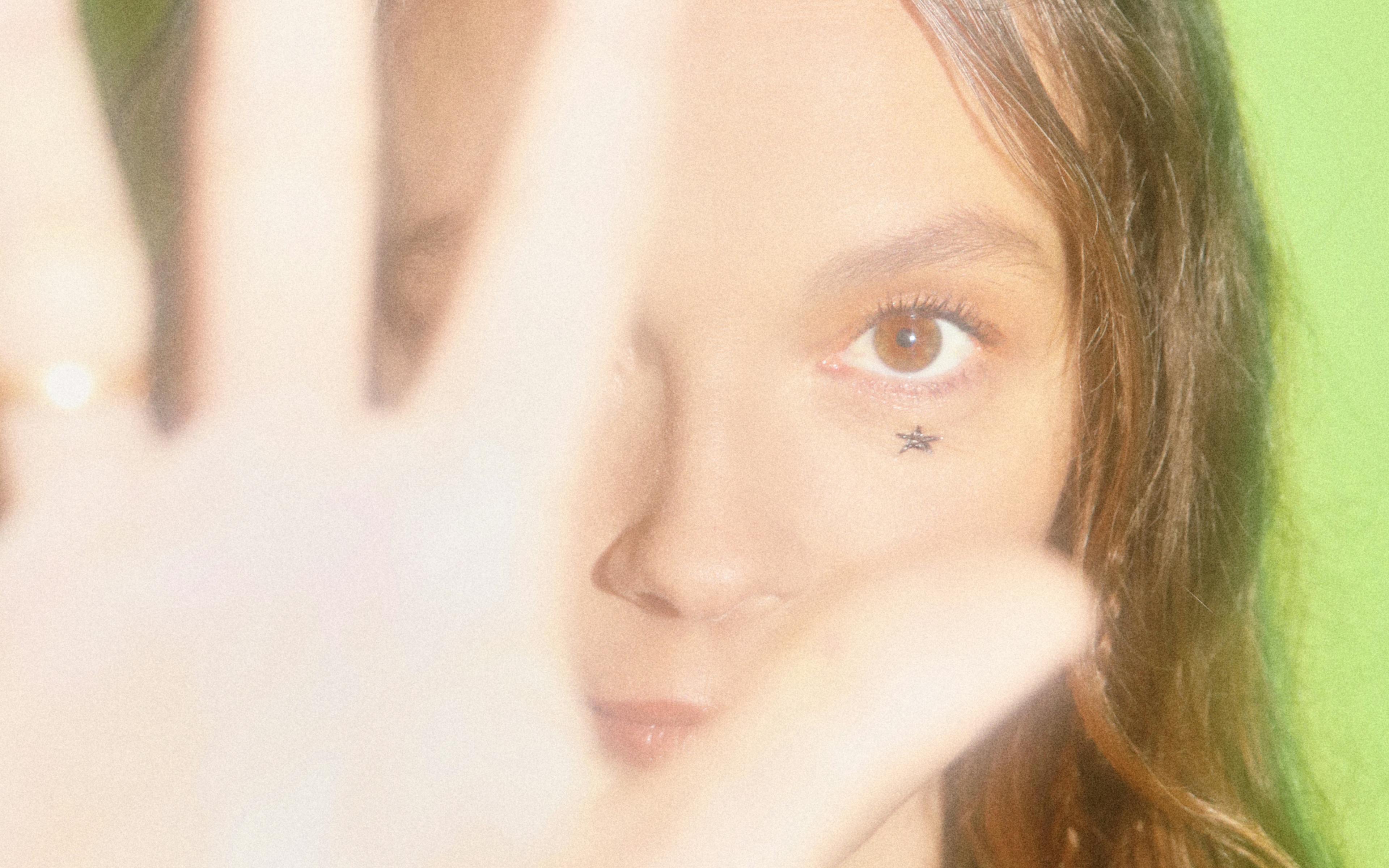 Music Cinéma Club : Laure Briard présente son tout nouveau clip rafraichissant « The Smell of your hair » 1 caa3dd12 0a05 4682 a1c5 6ccb32c4435b laurebriard 10175 web