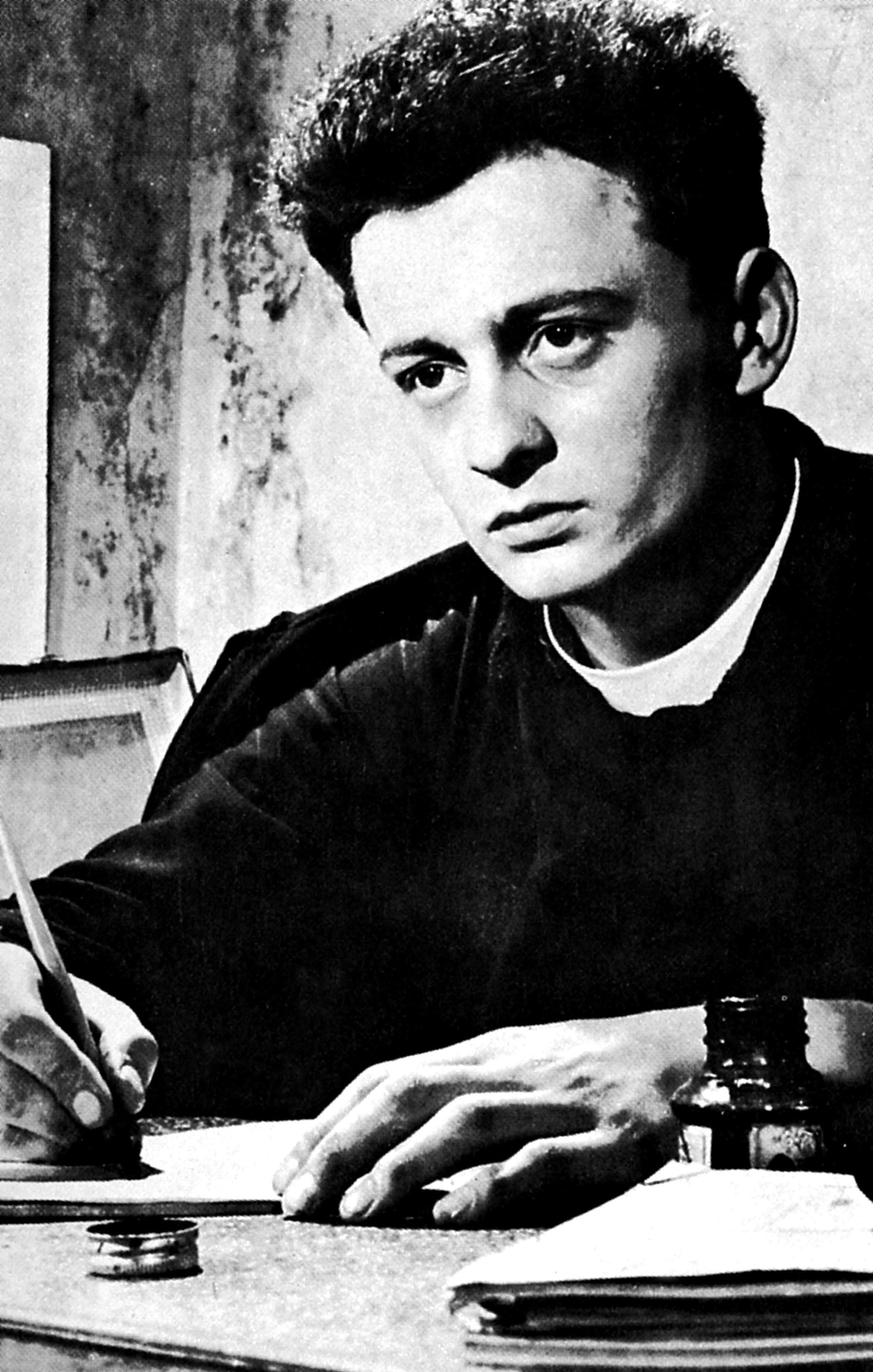 d4553305 f7b6 41aa 9bdf 4ffa0c3ea6ea christophel photo bfle journal d un cure de campagne 1951 001