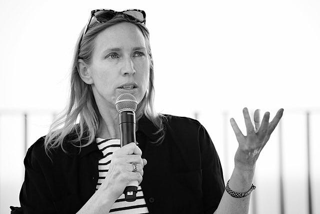 d6914608 8c5e 4d59 8cea 00c075fb744d 640px miriam toews 2015 28c29creativecommonsattributionshareali