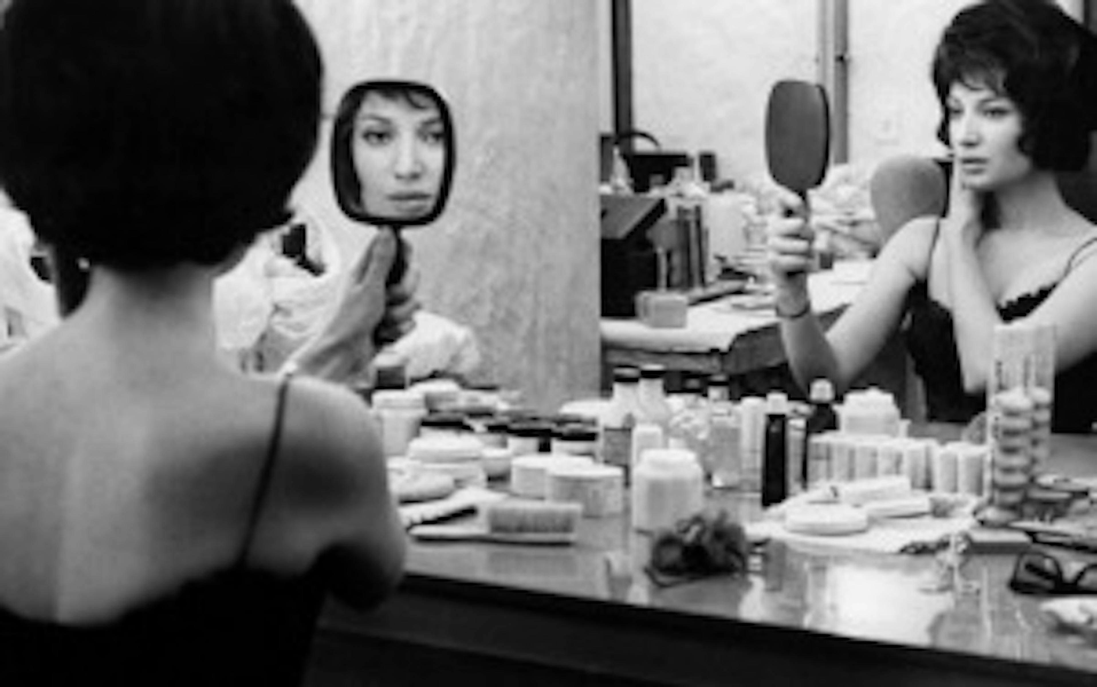En vidéo, la beauté des miroirs au ciné 1 m2myzdazm2itzme4yy00yzzmlwixowqtodninjjmotzhn2m3 miroir 2