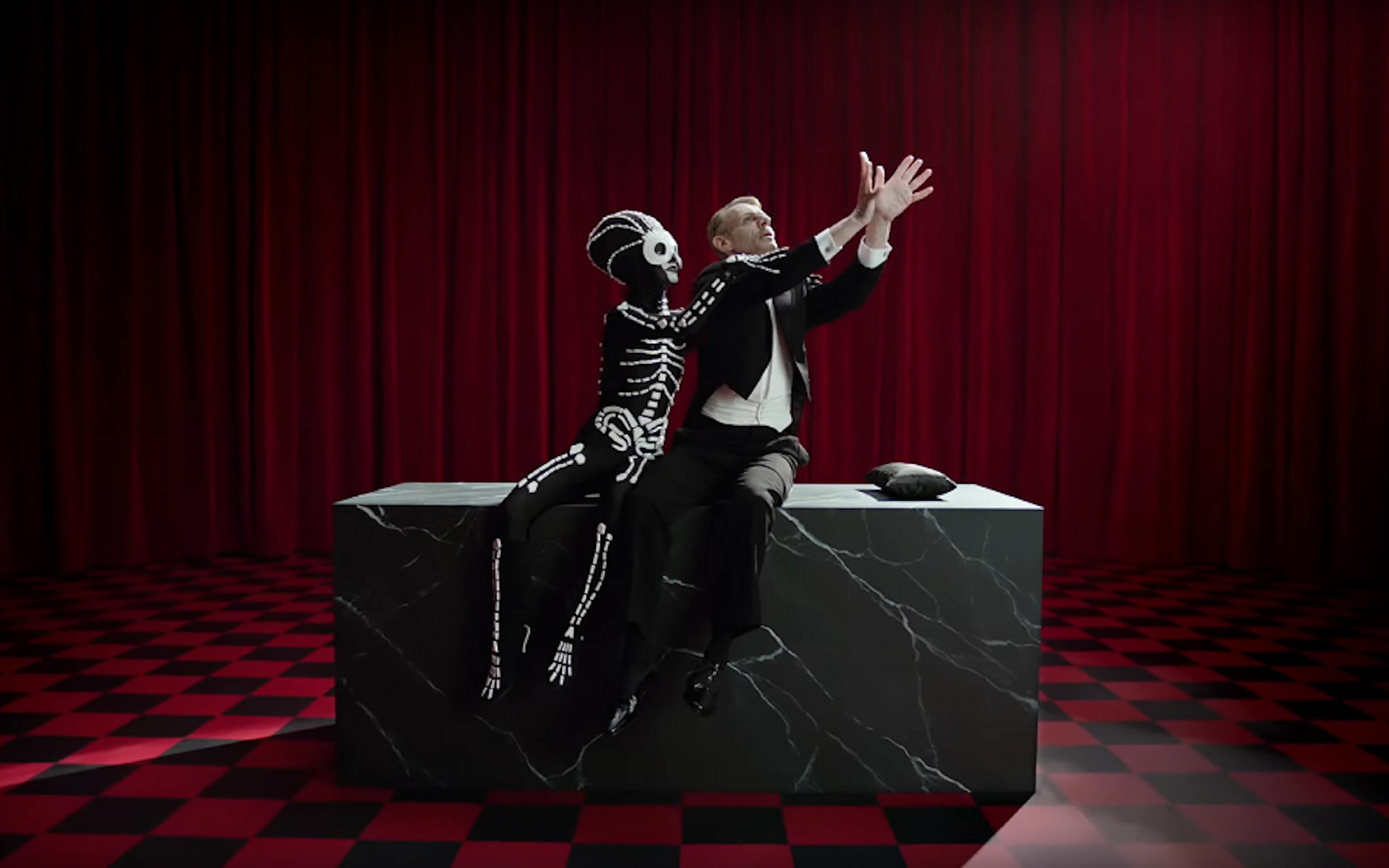 Music Cinéma Club : David Assaraf et -M- tuent Lambert Wilson dans le clip de « Papillons Bleus » 1 mti4y2vmzdytotzhyi00mznhlwixmmetzjzlzdrlmja1m2yy clip papillons bleus
