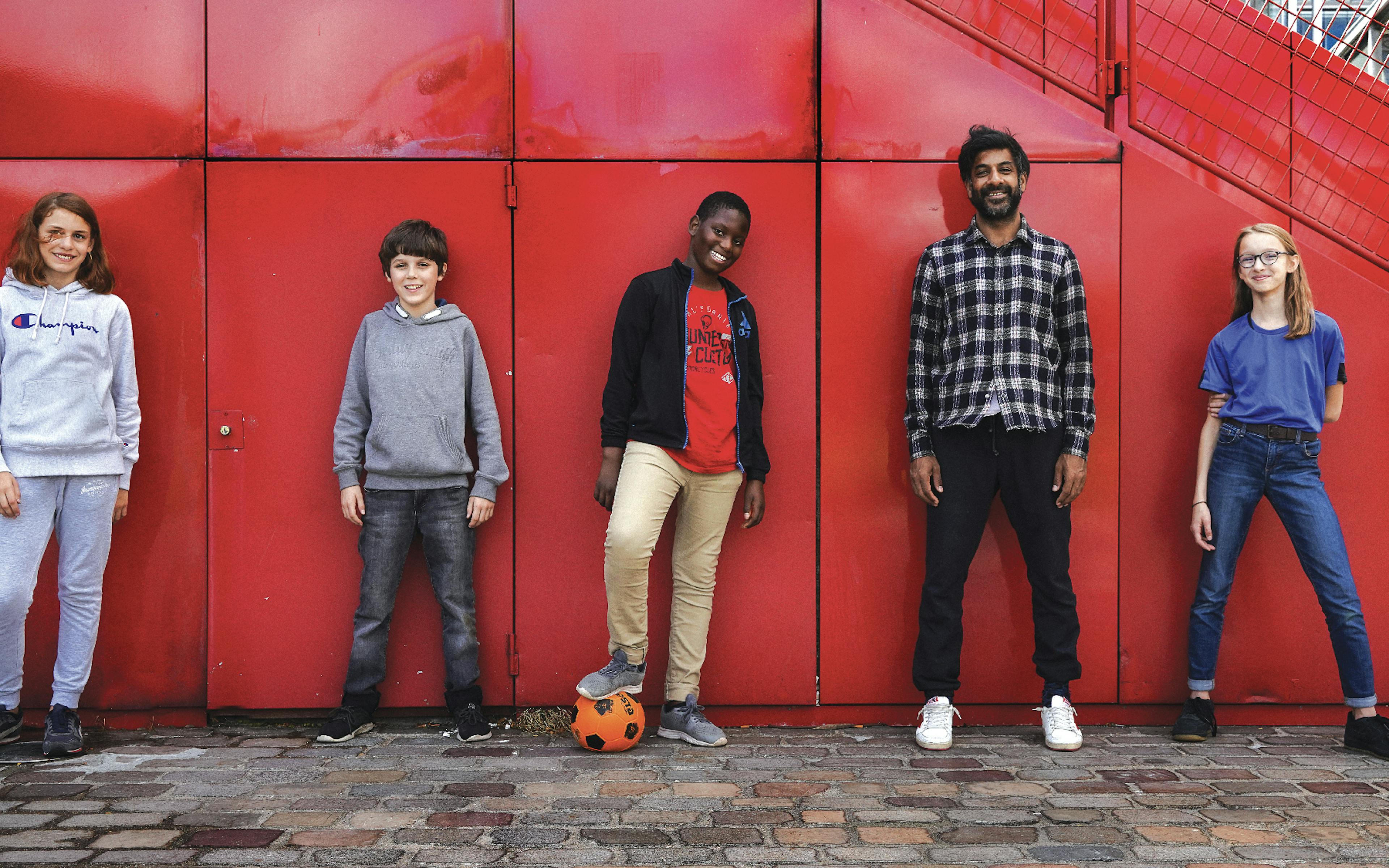 Vikash Dhorasoo interviewé par Adèle, Esther, Ibrahima et Paul 1 mtq1ztyzzgmtotbioc00y2rjlwjhmmutyjiwnwm3ntbjn2ni vikash