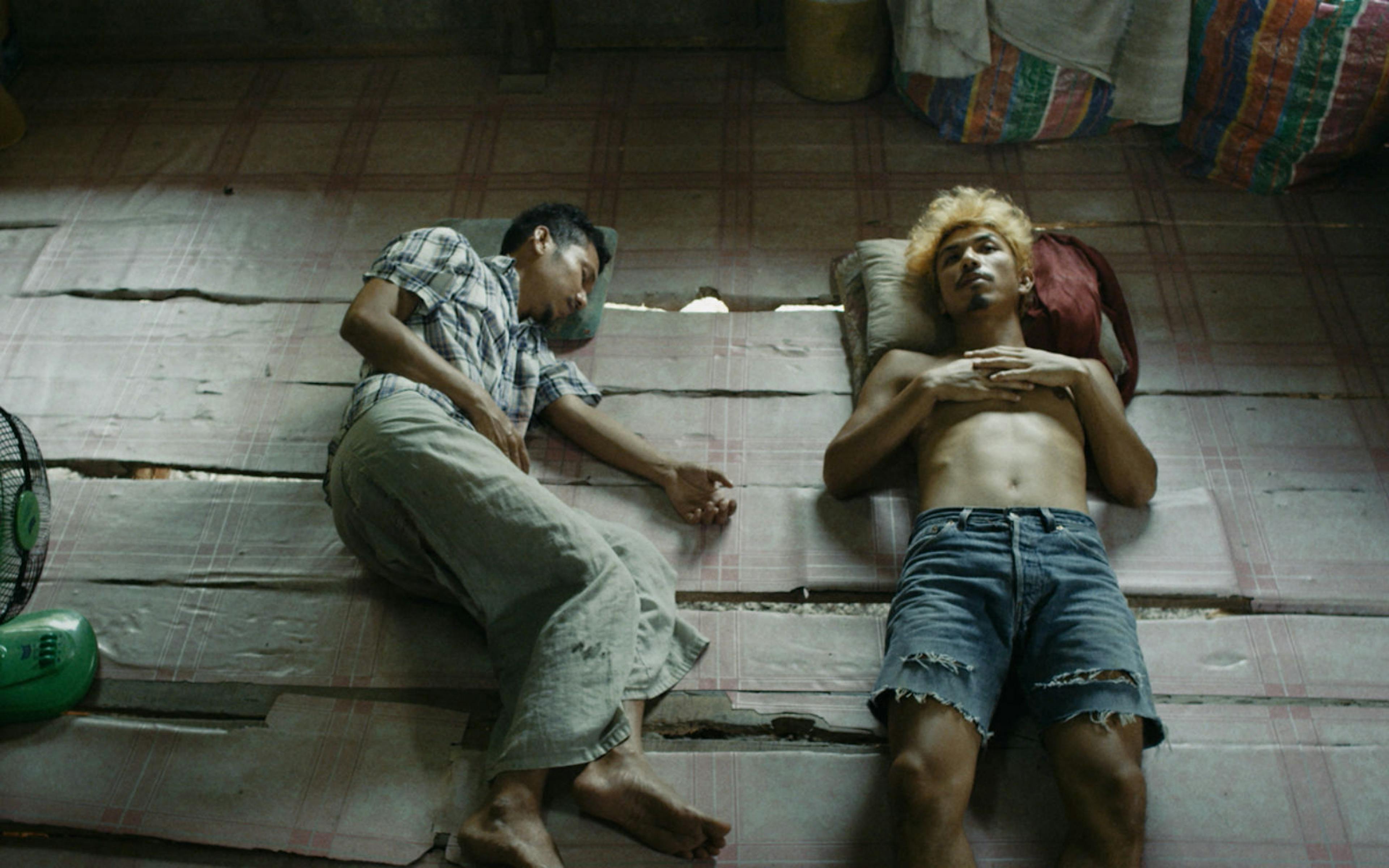 Critique : « Manta Ray » de Phuttiphong Aroonpheng 1 mtq5oda2zwitnzzjms00nmy1ltgymjgtngfmnjlhzguwzgzm manta bon