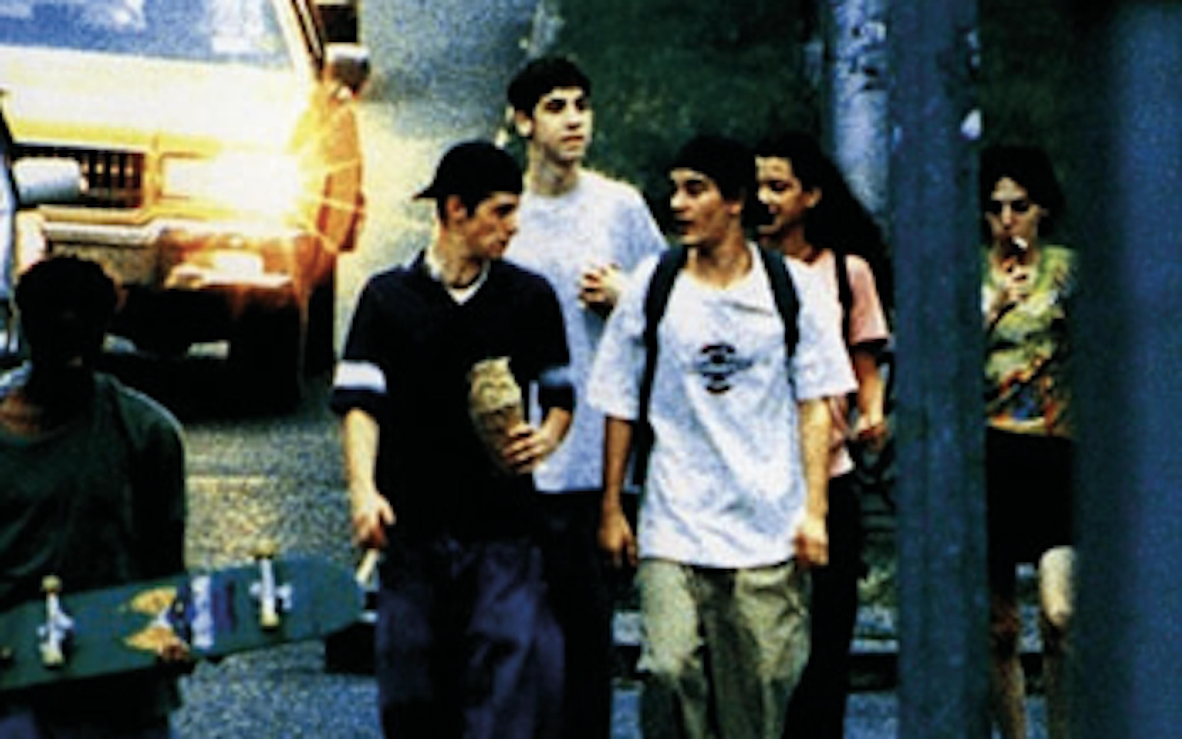 Larry Clark vend ses photos à un prix abordable pour Noël 1 mtu4njewmdmtzgi3mc00ymrilwjiymutognlnjq2zdjjn2my kidslarryclark