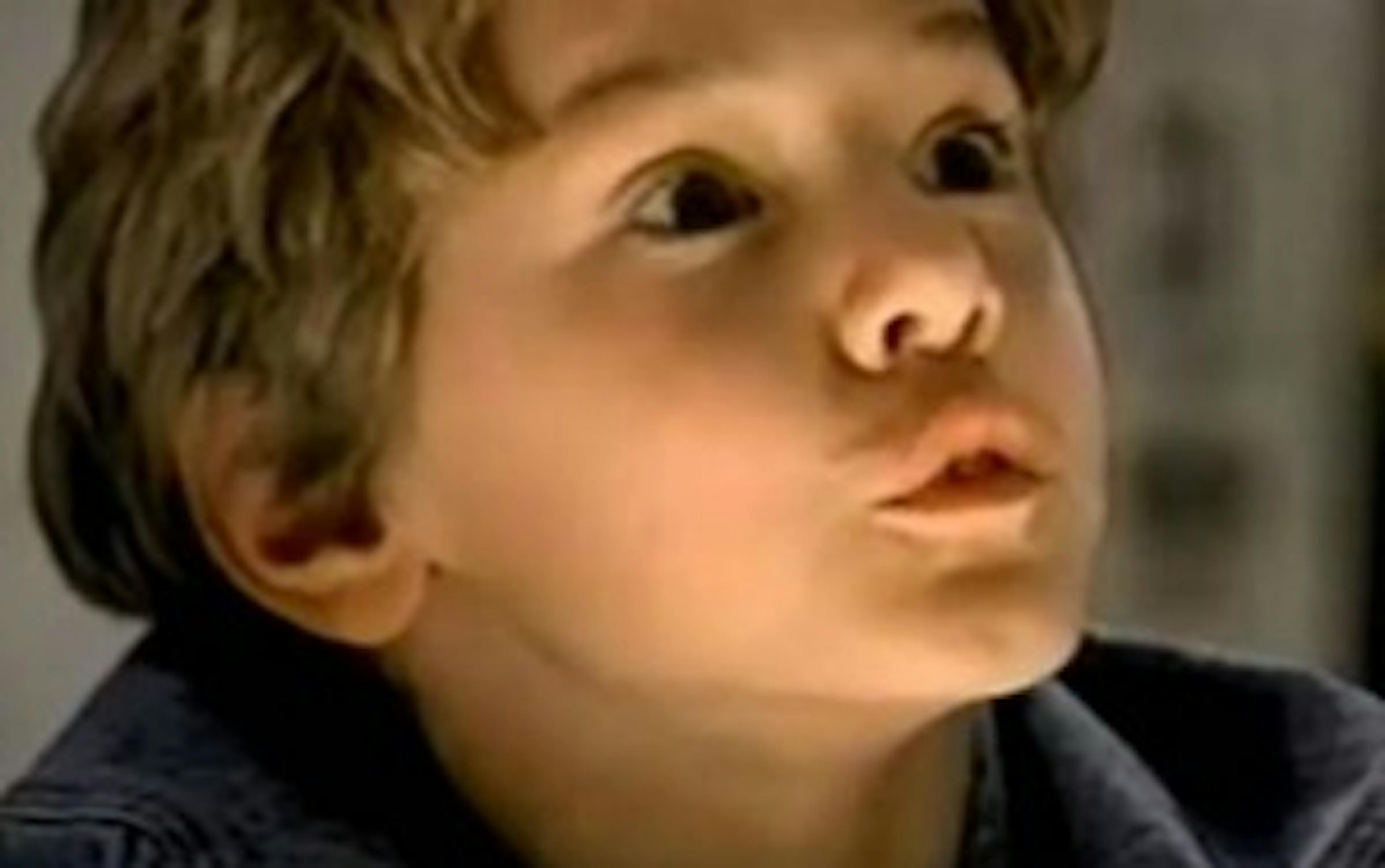 En vidéo, les trois pubs où le petit Xavier Dolan défendait les mini-prix 1 mwi1otuznzgtm2njzc00mwfjltlimtmtothkywiyn2ziyzy0 xavier dolan 2