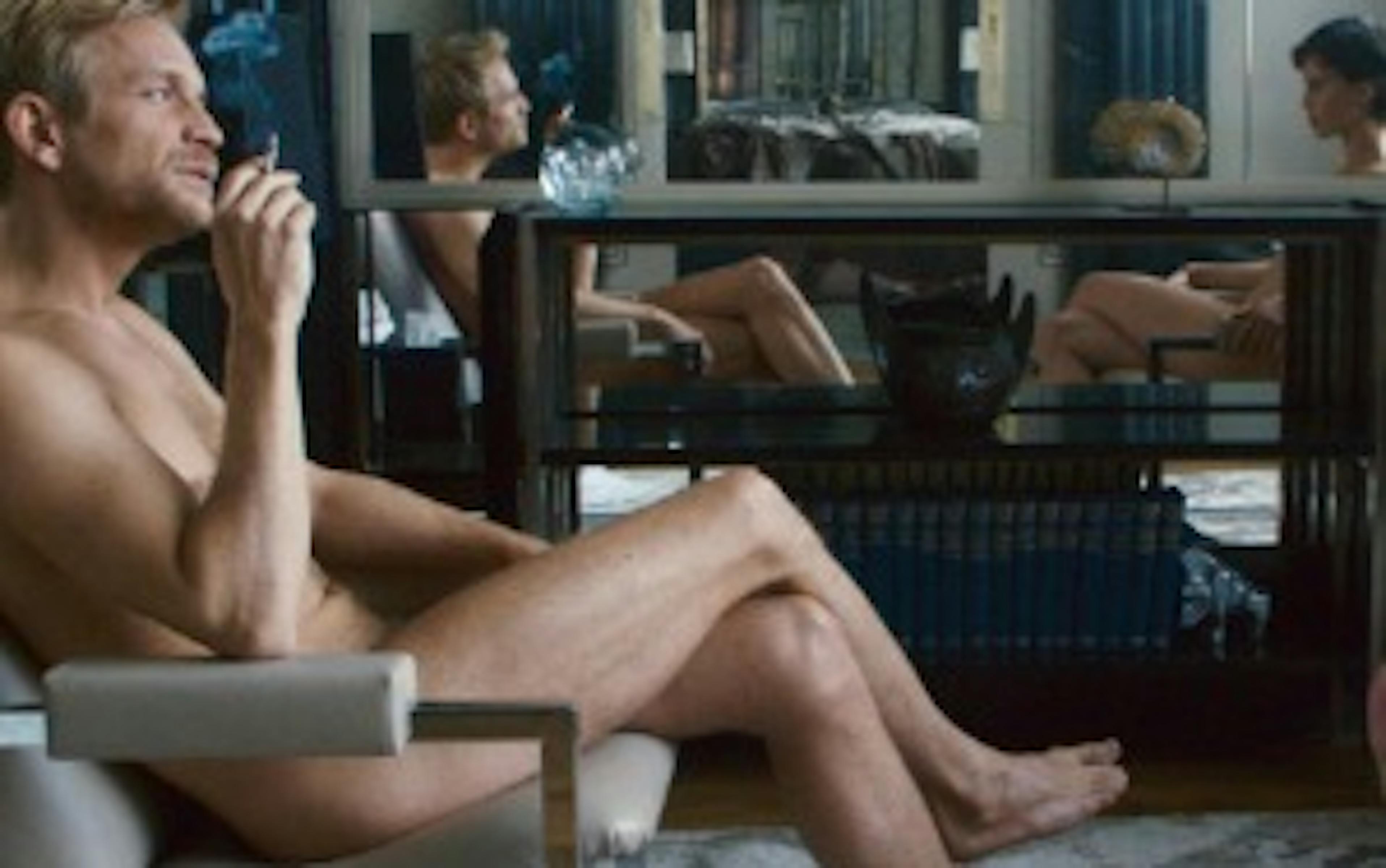 Sur Twitter, François Ozon poste la première image de son prochain film, « L’Amant Double » 1 ngjmmjyxzmyty2q2oc00ztvjlwe0mwqtotu0zdkzyjjkmtu1 ozon 2
