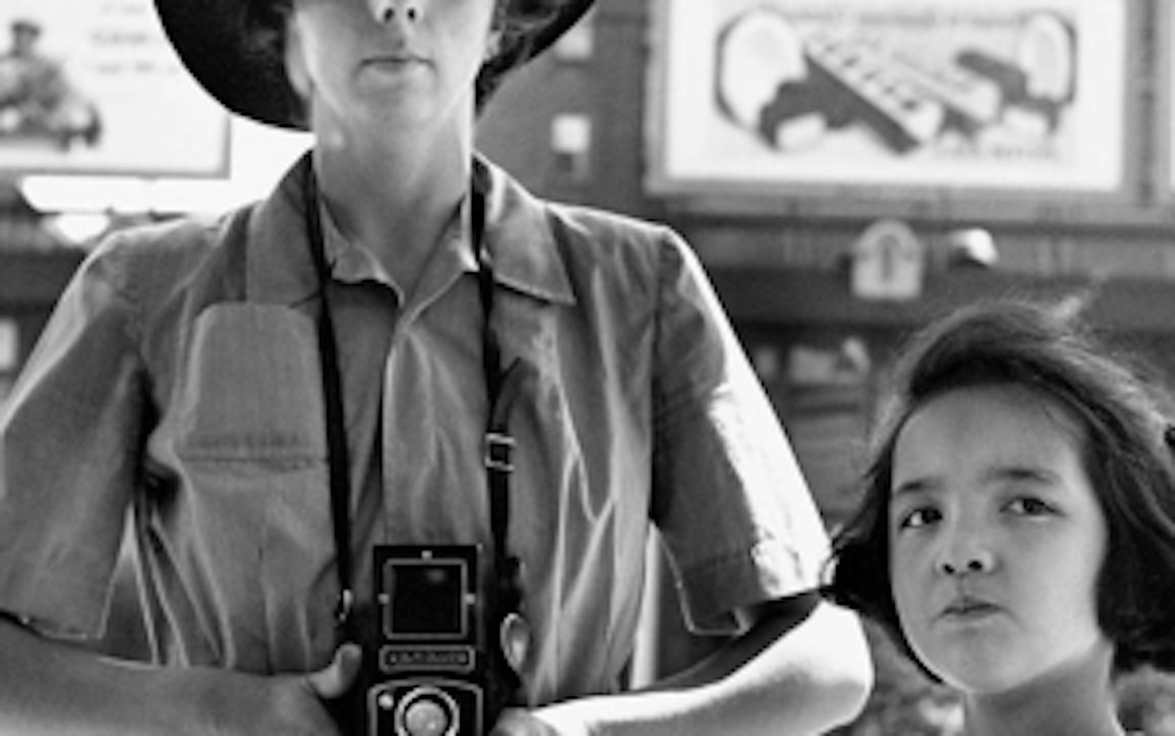 Dispo en ligne sur ARTE : À la recherche de Vivian Maier de Charlie Siskel et John Maloof 1 nmy4odbhymutnwjjmy00zdm0ltk1ztmtyzc1zdblnjdmmzbi vivian 2