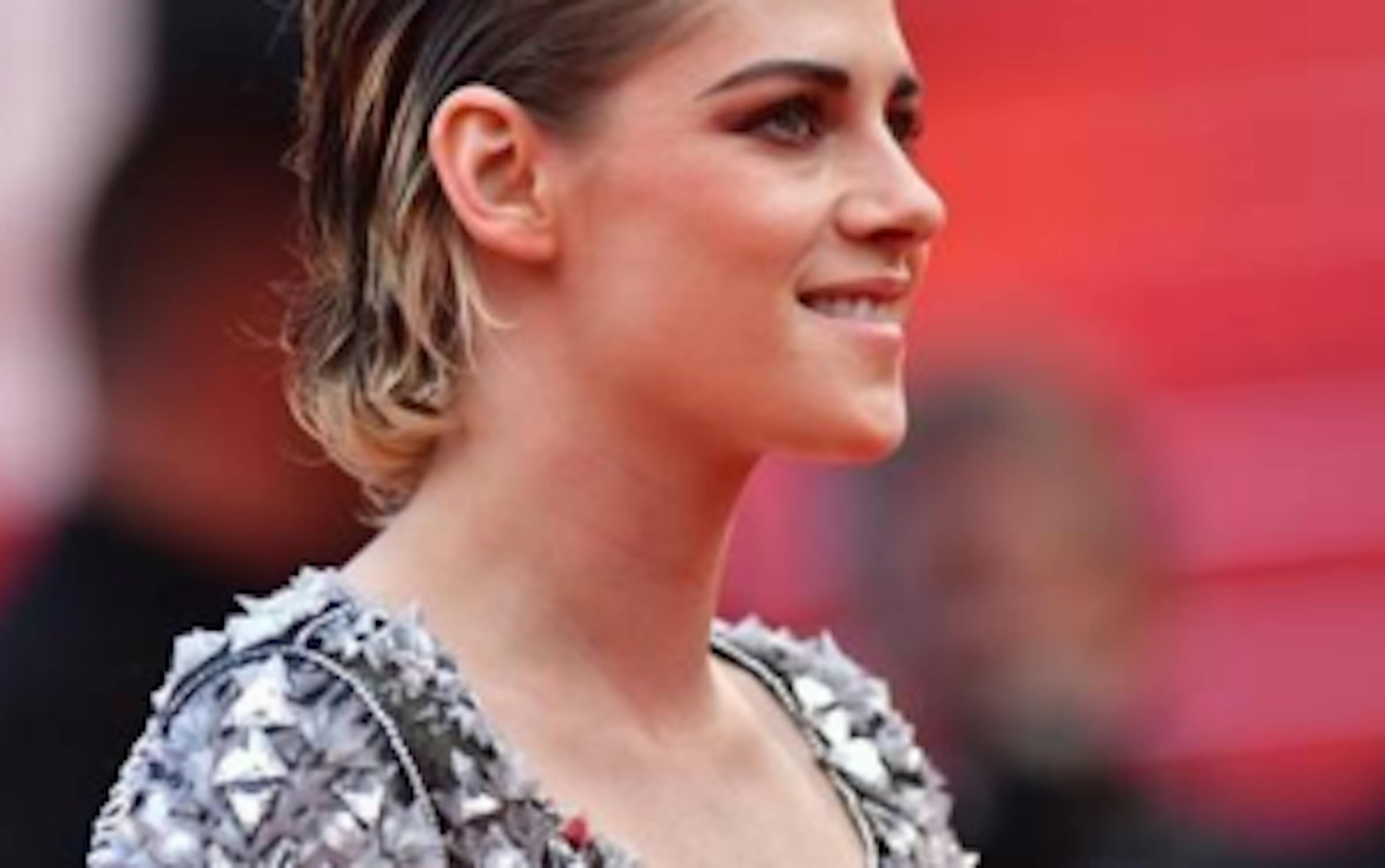 Kristen Stewart réalisatrice : son premier long métrage sera un drame sur la bisexualité 1 ntgwnzkzzmetotrimi00mzhllwiynjitmza0ntfjnzexnjnh kristen une