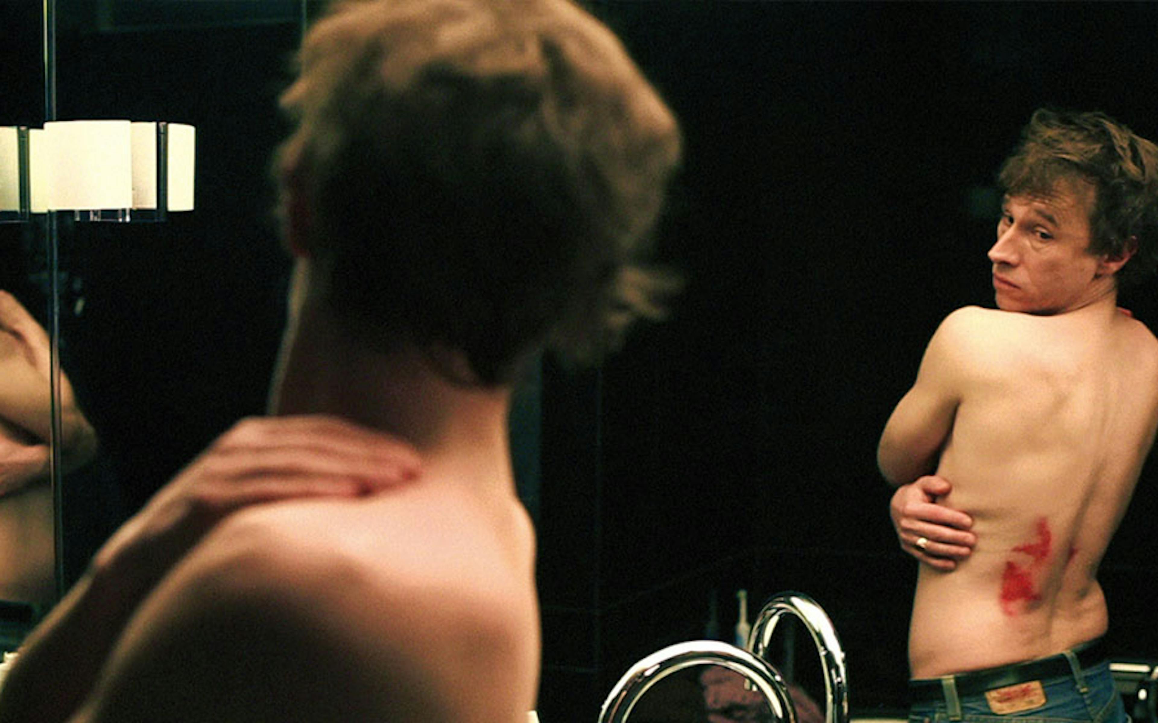 Le Dos Rouge, film monstrueux 1