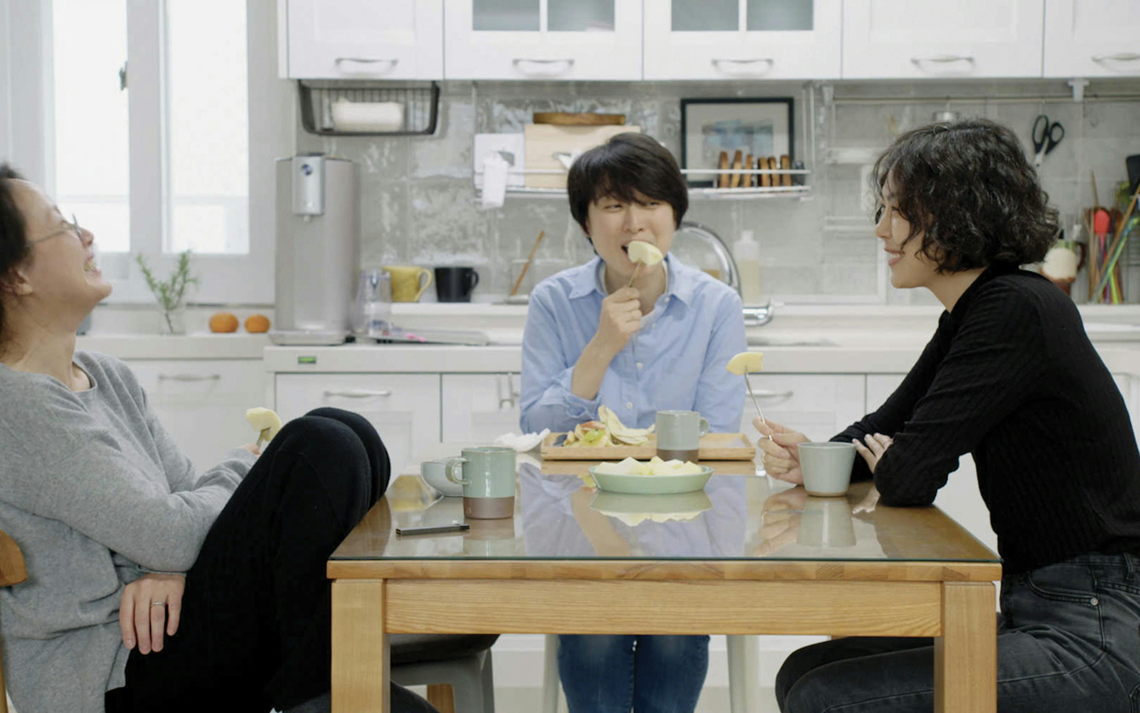 « La femme qui s’est enfuie » : la belle et fugace fugue de Hong Sang-soo 1 nzuymziymjktnddkyy00yzq4lwexndqtmmi1mdk3ogmxy2zj la femme qui sest enfuie 2