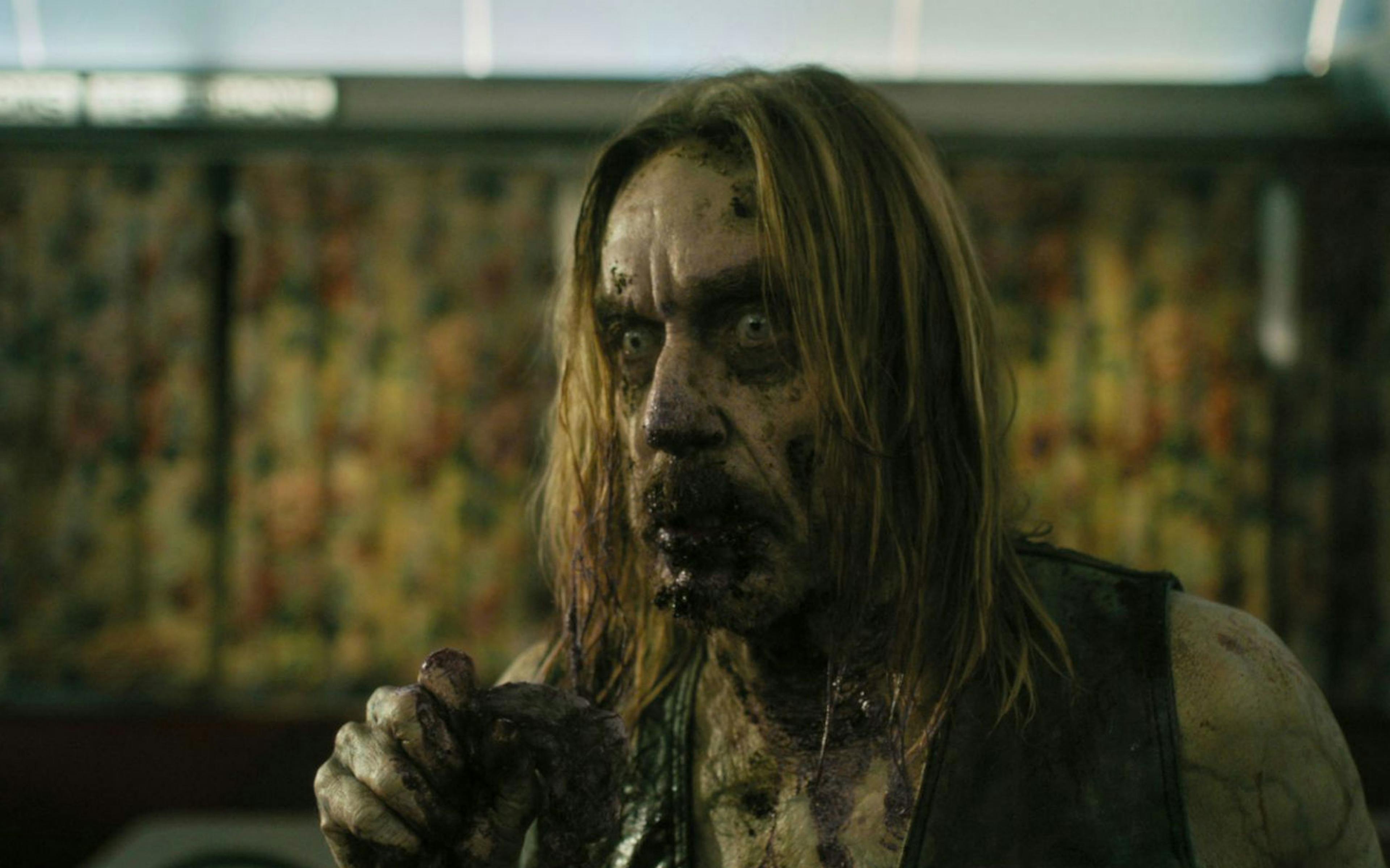 « The Dead Don’t Die » de Jim Jarmusch: ce qu’en pensent les critiques sur Twitter 1 nzvimjfmyzmtodc0mc00njvmlthhyjmtyzbkyzk4ztuznzji the dead bon