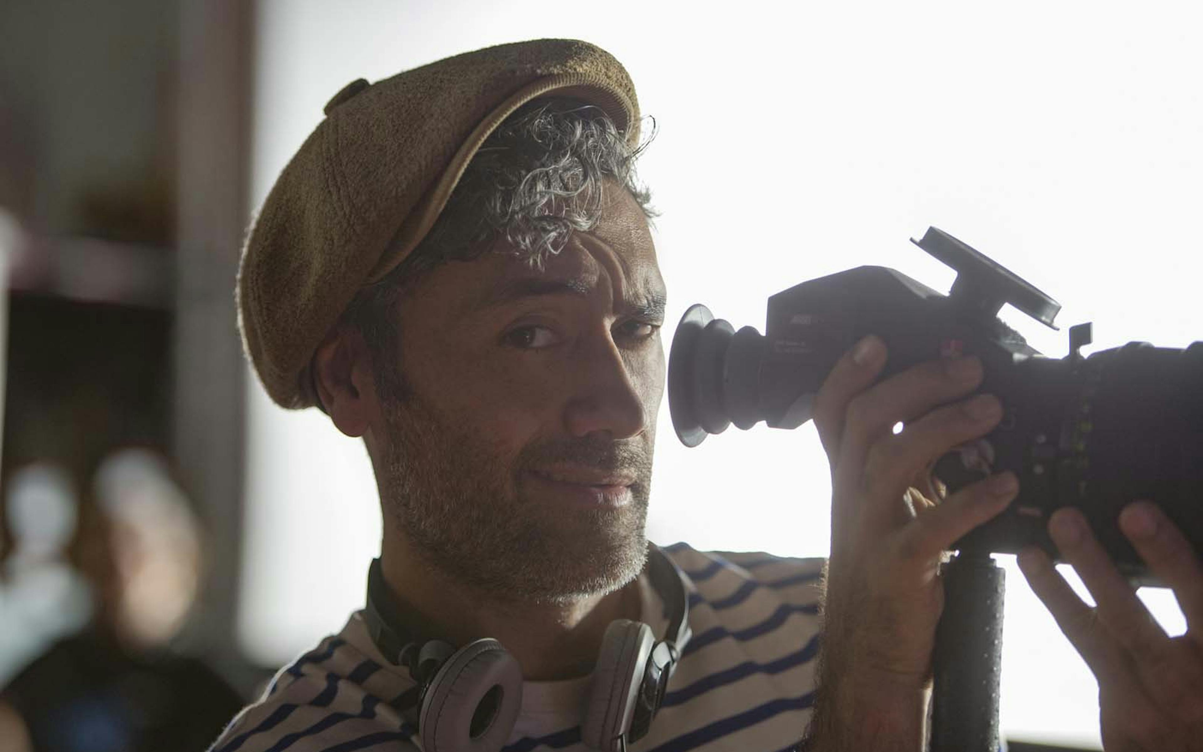 Taika Waititi aux commandes d’un prochain film dérivé de l’univers « Star Wars » 1 owq5ytfiymutnzezzs00nmu1lwe0otytntq4zgy1zdc3yzc3 taki