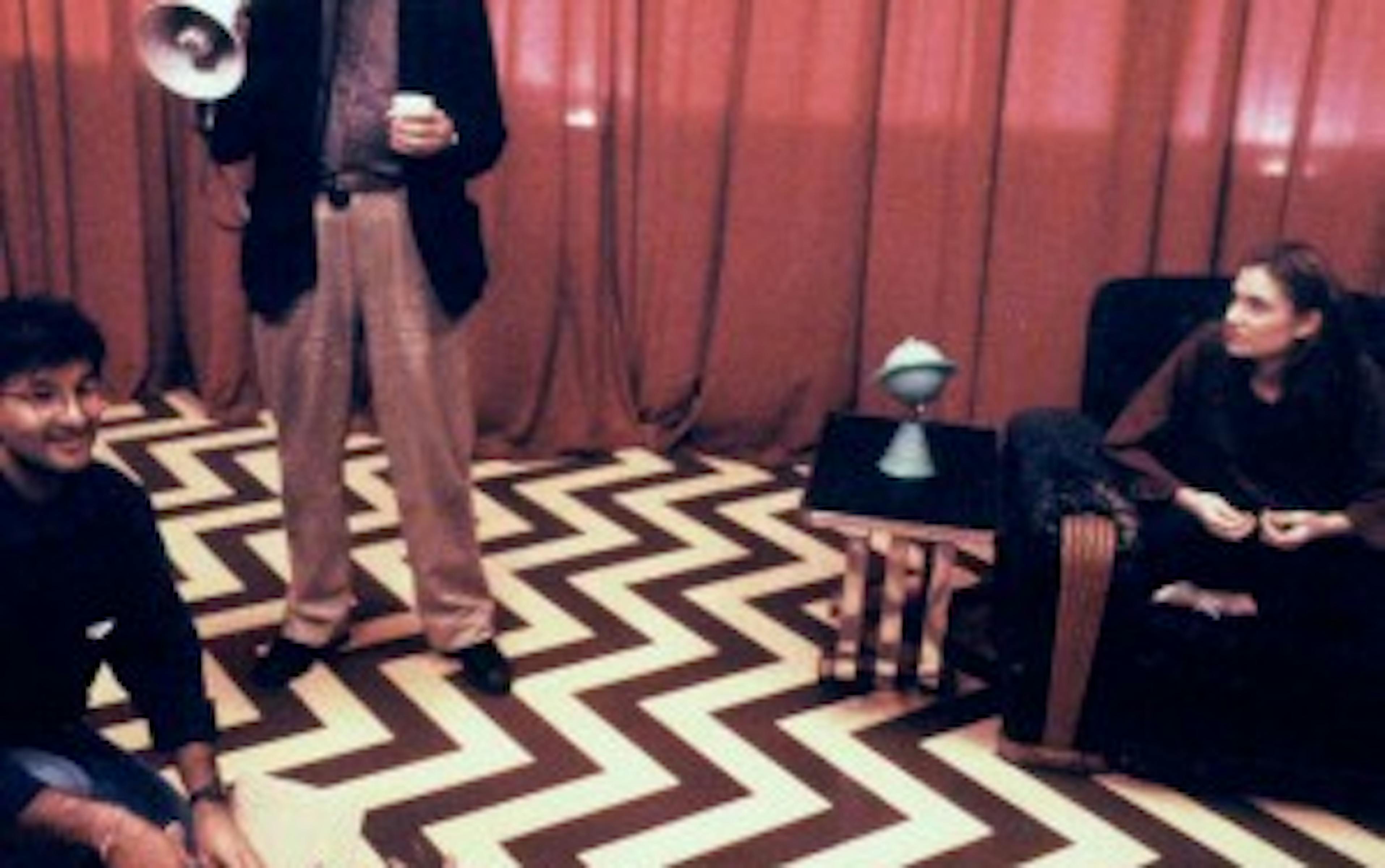 En vidéo, un collage (subjectif) des plus belles scènes du cinéma de David Lynch 1 yjvimzjmnzutndfinc00njcyltlhztetmtvlotviytvmmdcy lynchou 2