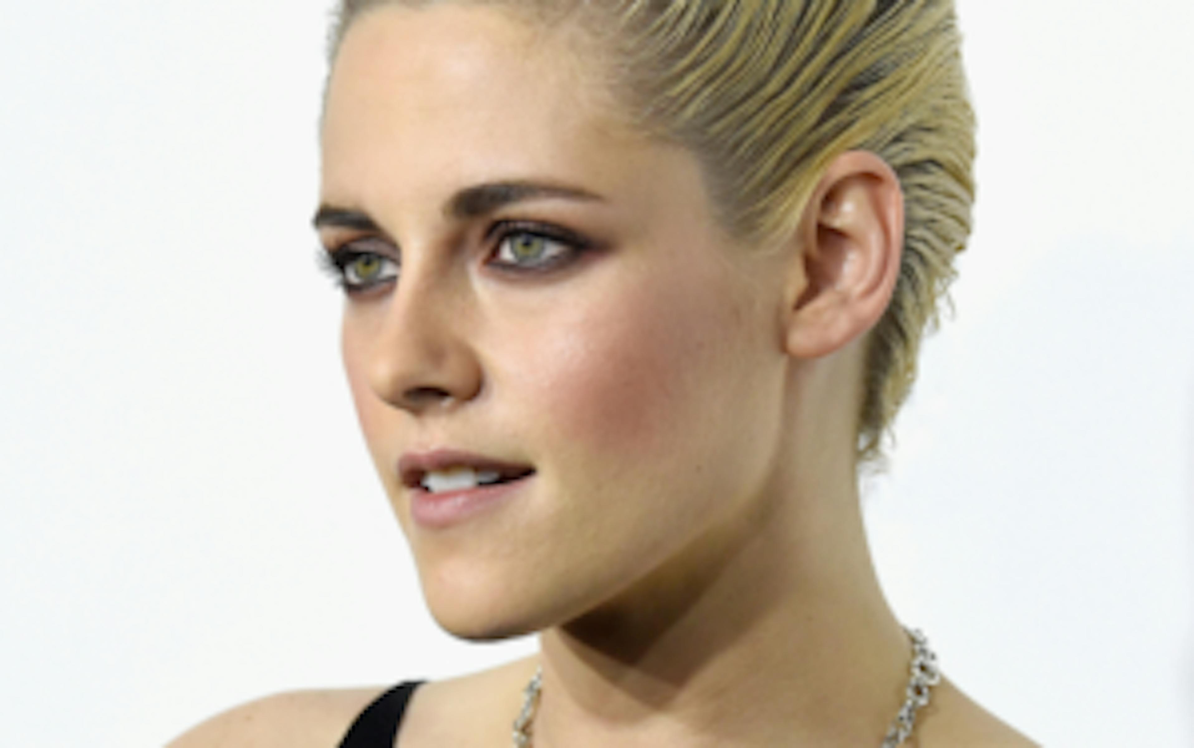 Kristen Stewart bientôt au casting de la comédie romantique Happiest Season 1 ymvkntq0njytyzc4ni00mdrhlwe2odytmdc1oduwzwflmzk5 land ok gettyimages 617848422 une