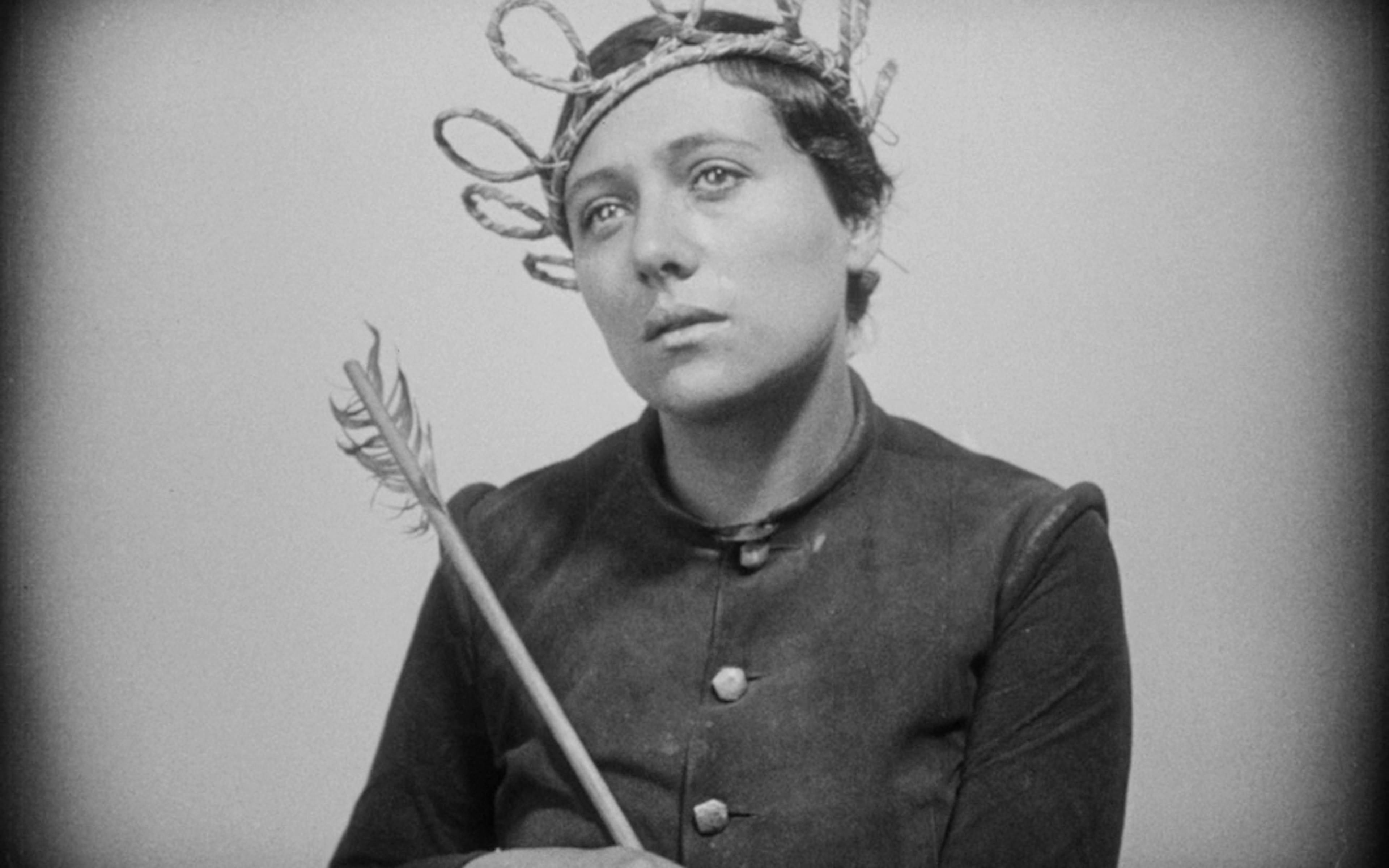 Julia Holter prépare une BO de « La Passion de Jeanne d’Arc » de Carl Theodor Dreyer 1 ytg2yzqyymitn2rkmc00ndk2lwi2mmytmjvhywfknzizmgfm passion