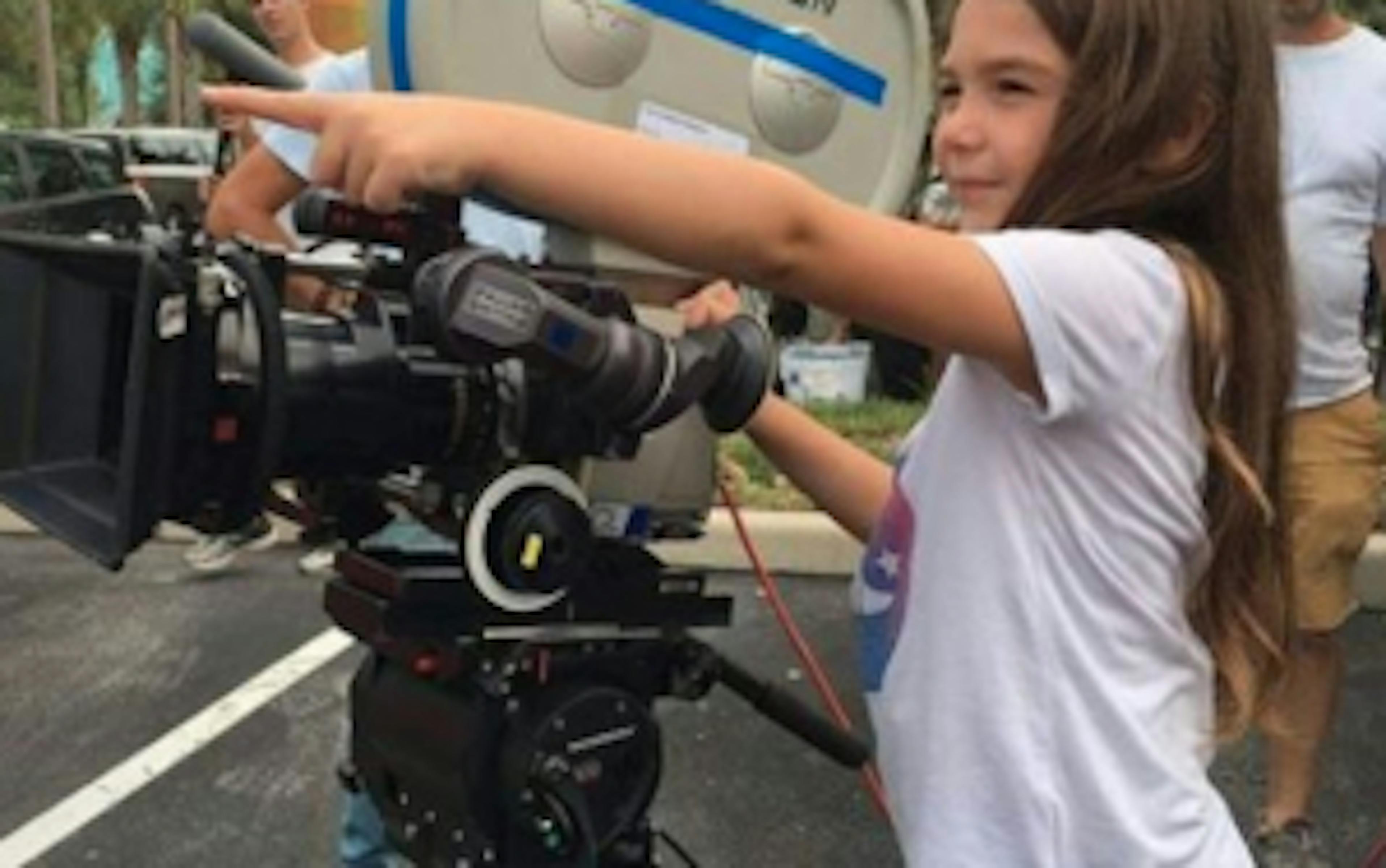 À seulement 8 ans, Brooklynn Prince (The Florida Project) passe derrière la caméra 1 ywe1ogyzy2ytzdc4mc00ytuxltkzmzitzjrkndqyymziy2ez brooklynn 2
