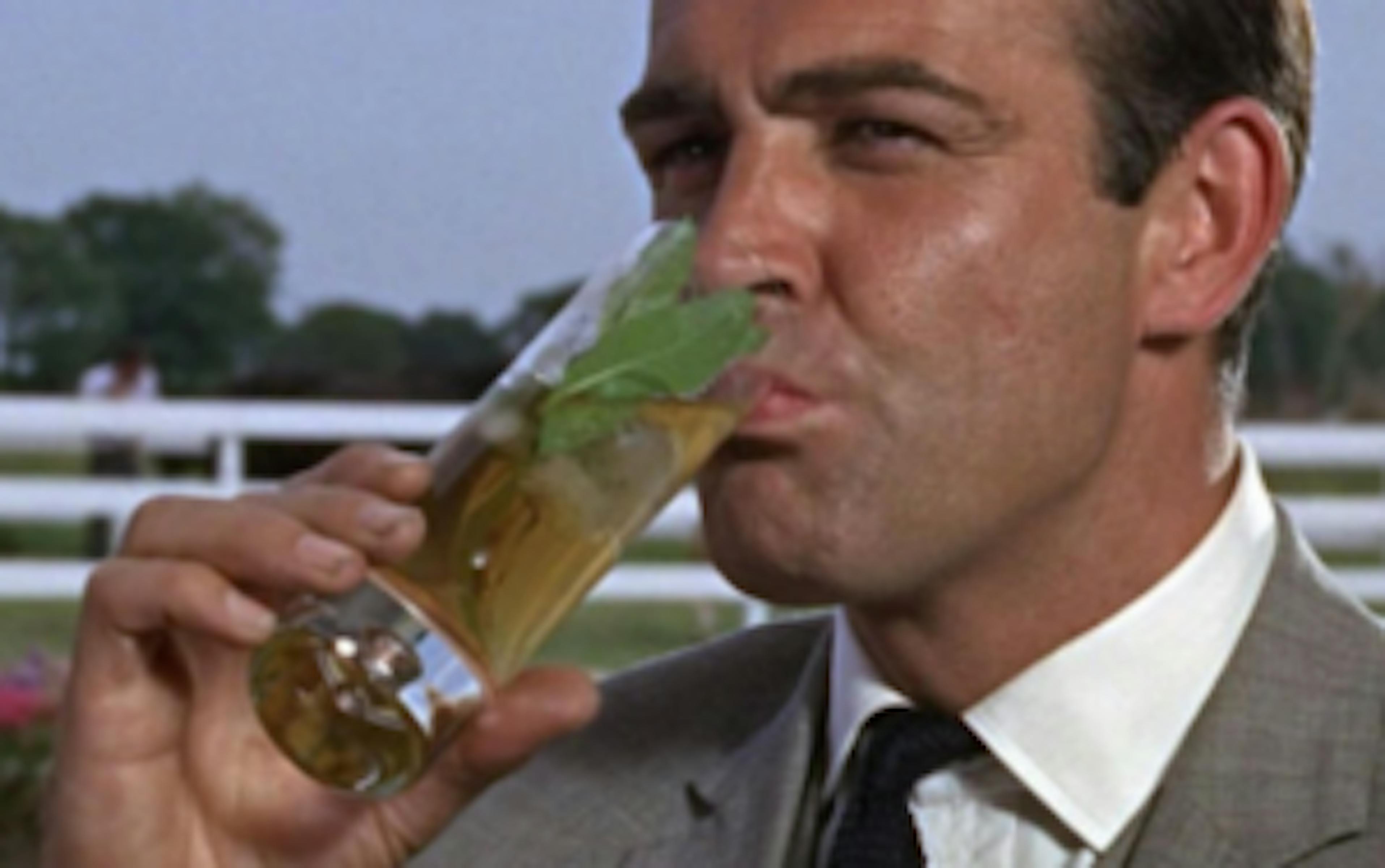 Une étude de santé publique juge que James Bond est alcoolique 1 ywizzdg4m2itzdrjyi00yju4lwjjzdmtzdnmowu3zjuwmgnj bonddrink feat une