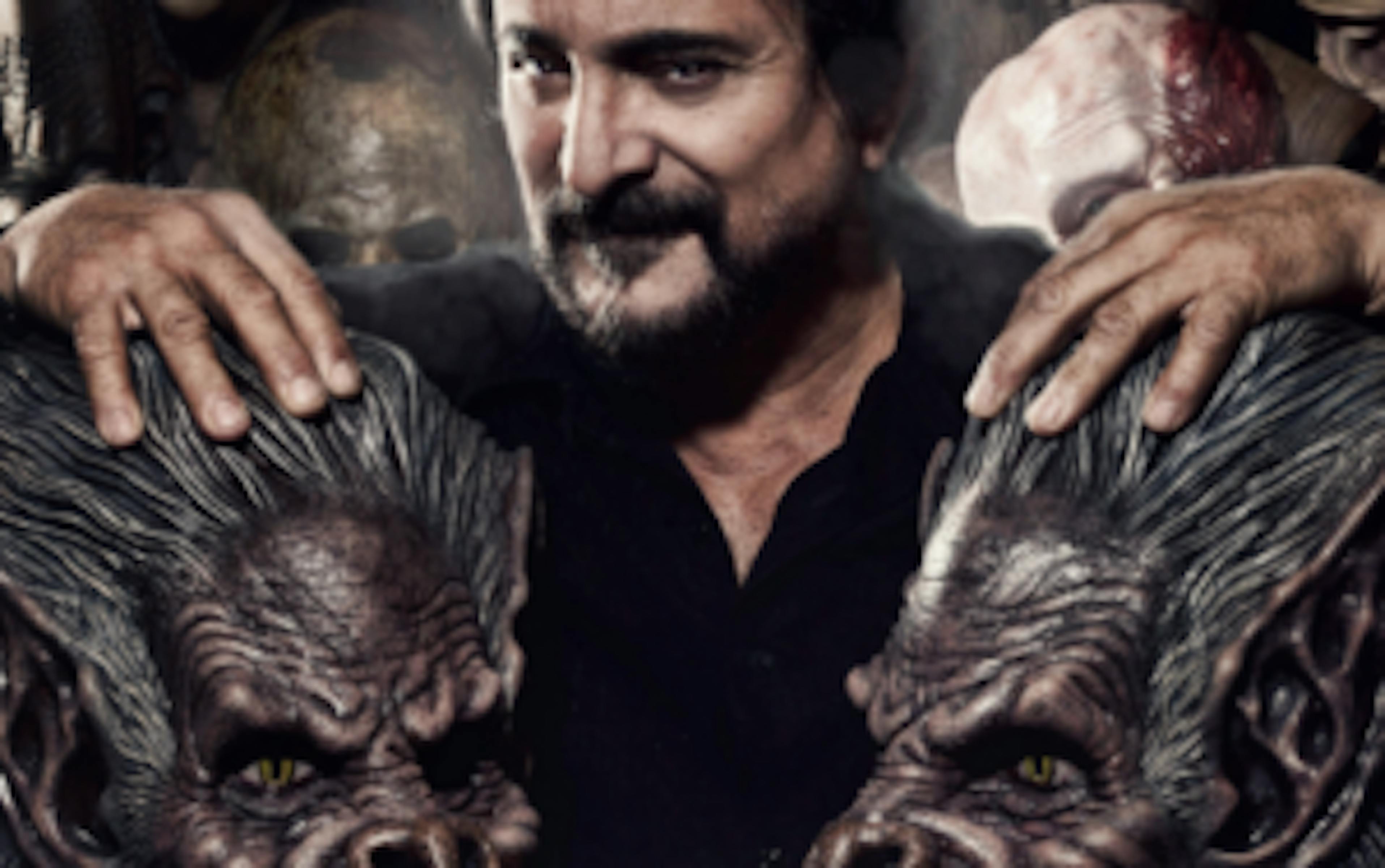NEED : des cartes de collection ultra gores du génie des effets spéciaux, Tom Savini 1 ywu0owzmy2itzgiwzs00mwnjlwe5njmtzjjmyzi1ndnimtjj tom savini une