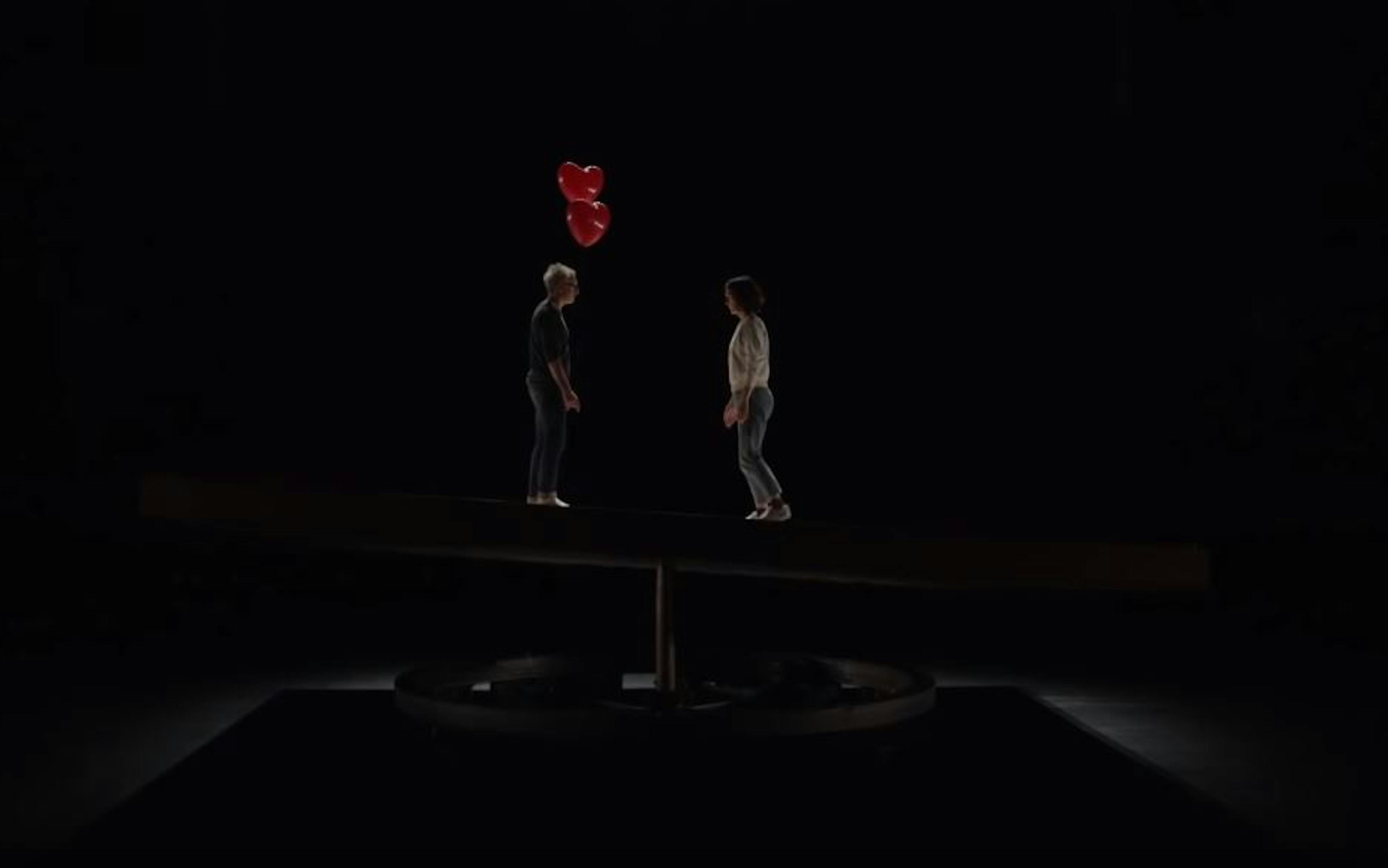 C’est la St-Valentin : découvrez le clip romantique et espiègle de « Pardon les sentiments » de Vincent Delerm 1 zja4mjdlzjgtnwiwns00njdhlwixytgtn2e4yjfhmmexyzjh vincent delerm