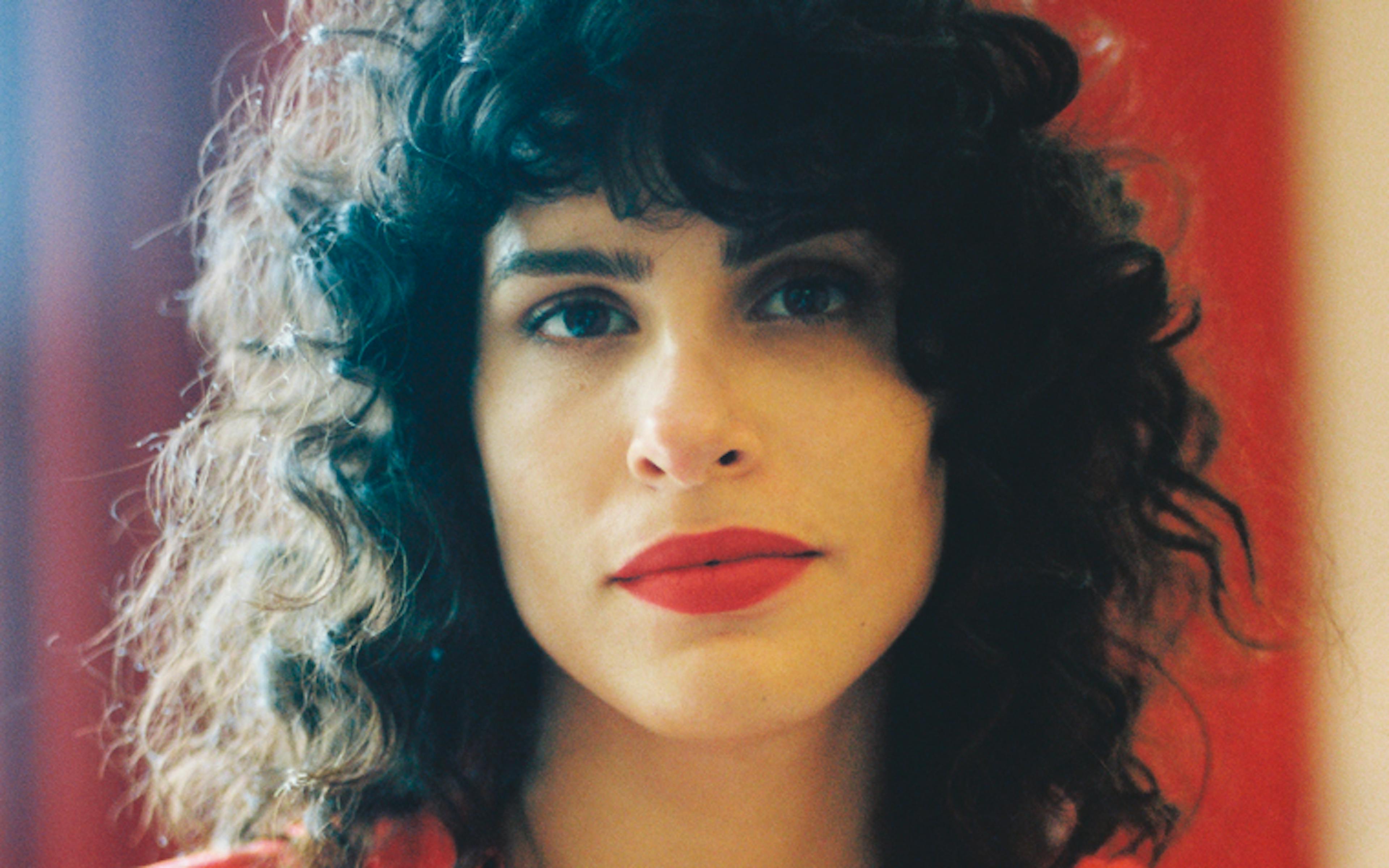 Desiree Akhavan, incassable 1
