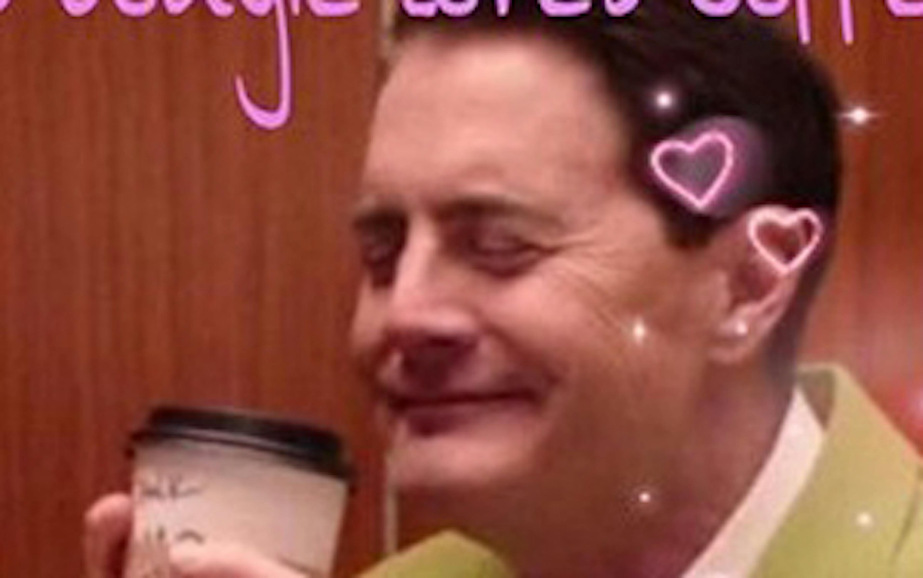 Vu sur Instagram : Kyle Maclachlan a lancé un concours de cartes de Saint Valentin Twin Peaks 1 zwrhzdm3njutzdg1my00zjqylwjmnzitmtc0y2q4mtazzwyy twinpeaks2