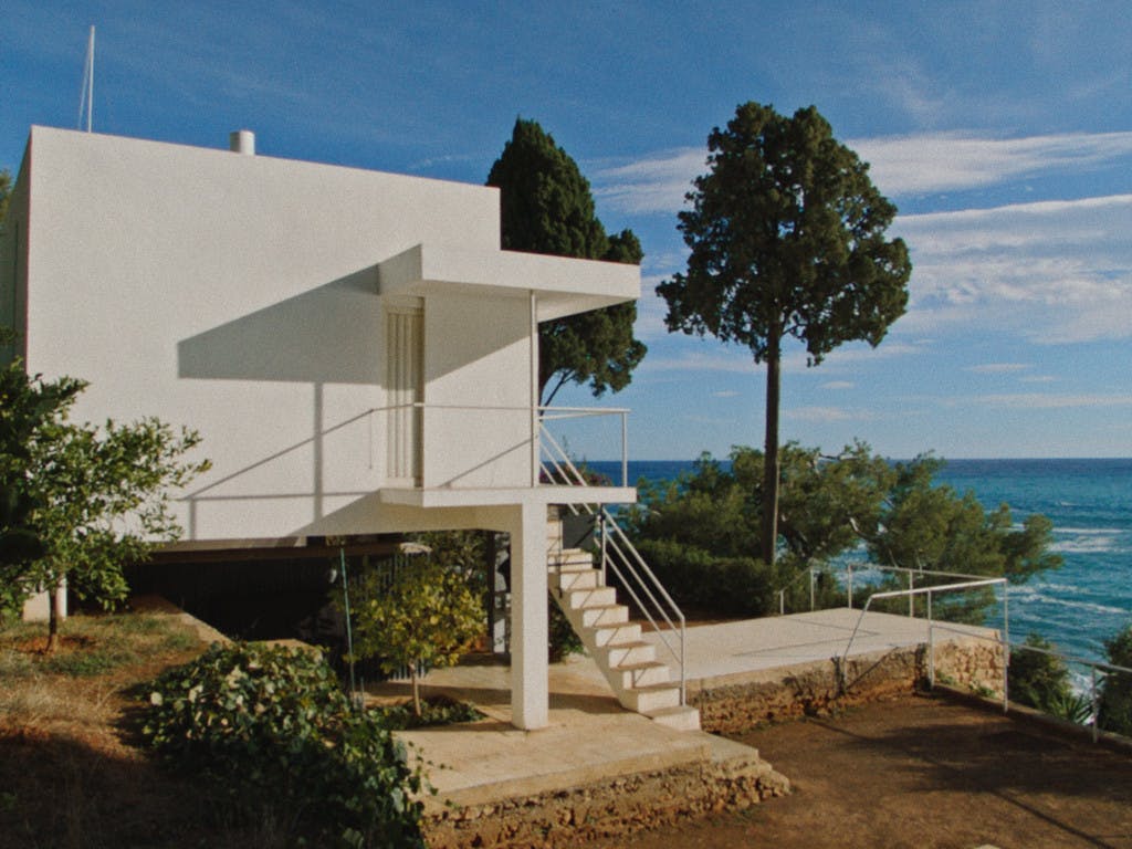 zzcbja8jqart056 04 la maison en bord de mer
