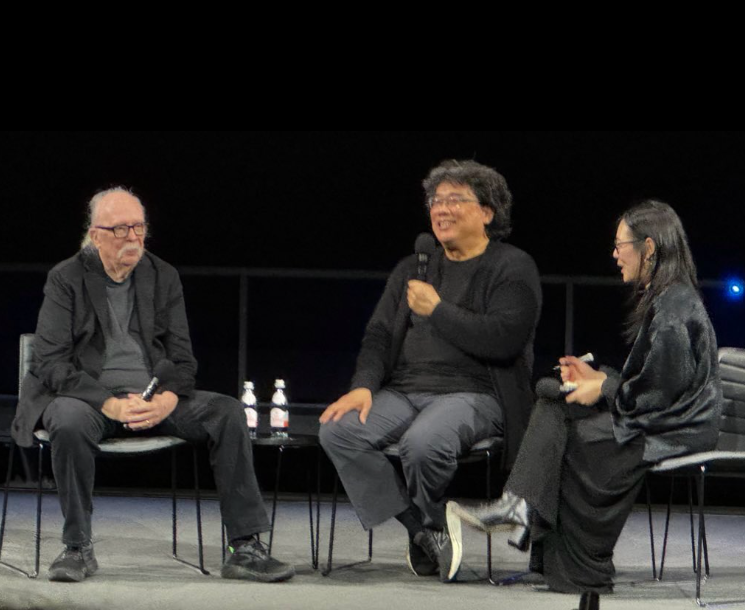 Alerte : le GOAT John Carpenter pourrait composer la musique du prochain film du génie Bong Joon-ho 1 John Carpenter et Bong Joon-ho à l'Academy Museum of Motion Pictures de Los Angeles © yogoldsmith sur Instagram