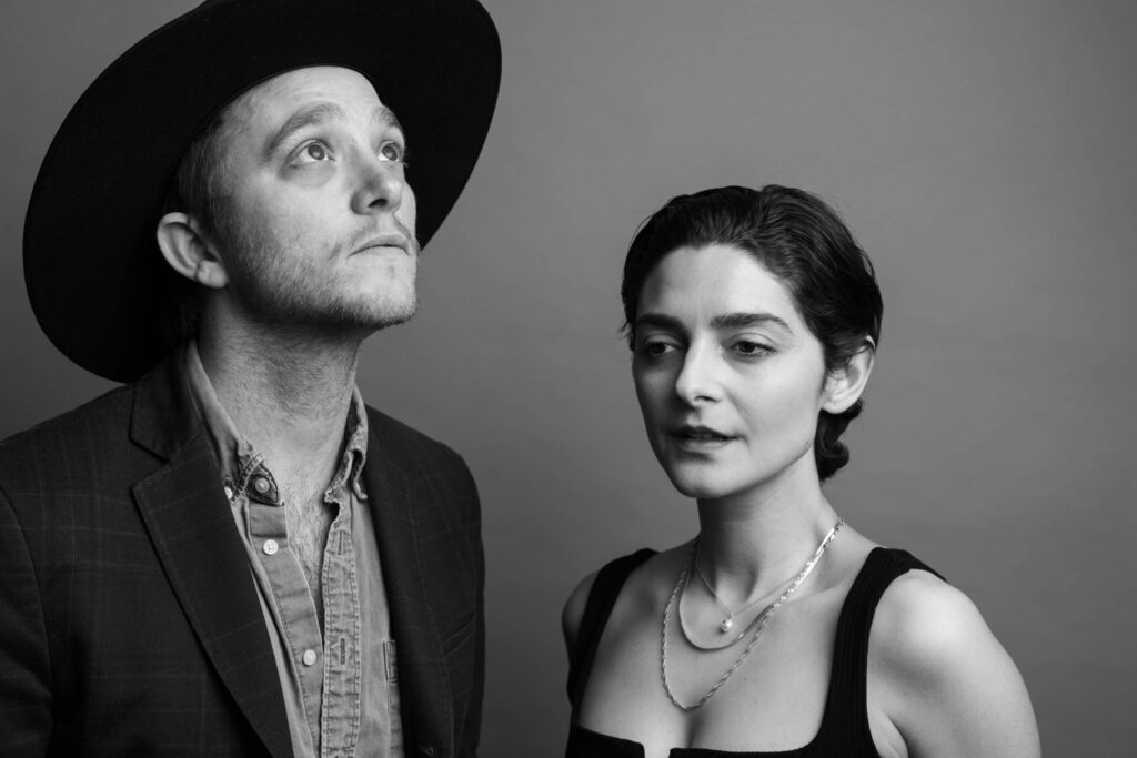 Ryan J. Sloan et Ariella Mastroianni, réalisateur et actrice de « The Gazer » : « On a fait ce film parce qu’on ne trouvait pas notre place dans le paysage cinématographique » 1 © Amy Muir