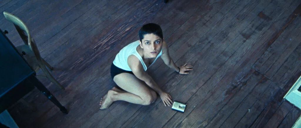 Ryan J. Sloan et Ariella Mastroianni, réalisateur et actrice de « The Gazer » : « On a fait ce film parce qu’on ne trouvait pas notre place dans le paysage cinématographique » 3 the gazer 2