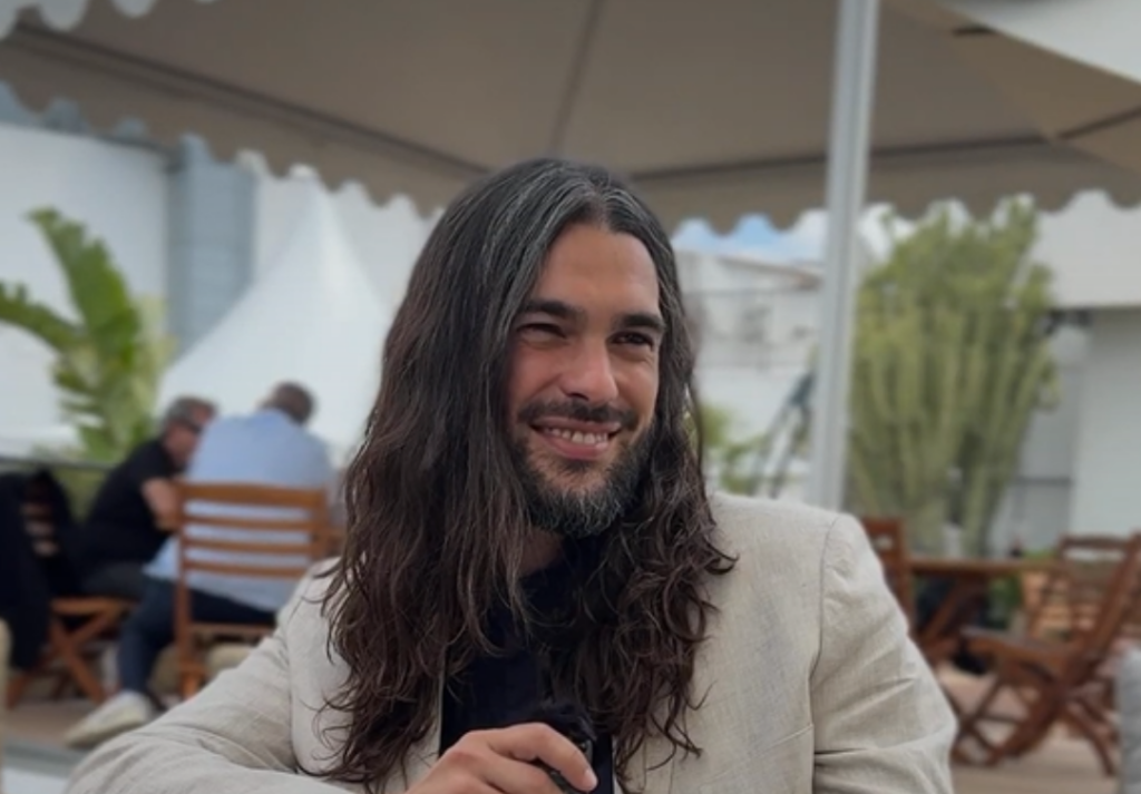 CANNES 2025 · Oliver Laxe : « Le cinéma est encore un lieu dans lequel on peut proposer de transcender la mort » 1 Oliver Laxe