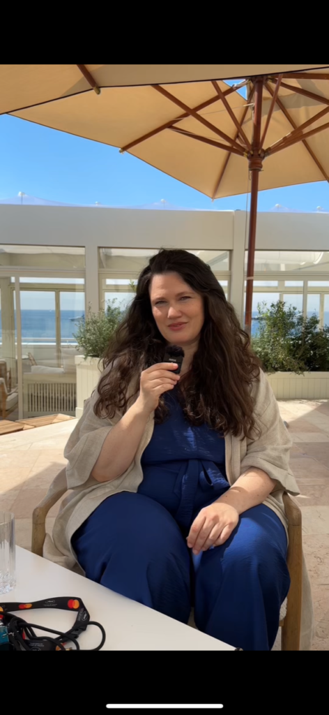 CANNES 2025 · Masha Schilinski, réalisatrice de "Sound of Falling" : "La souffrance, même incomprise, se lègue" 1 Mascha Schilinski