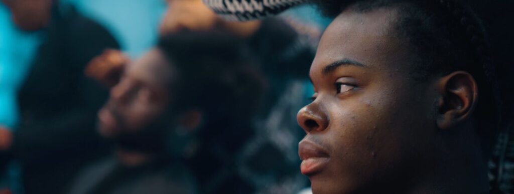 NOUVELLE STAR · Chriss Itoua, en quête d’intime 2 Grands Garçons