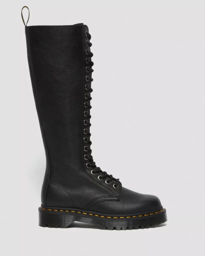 DR MARTENS