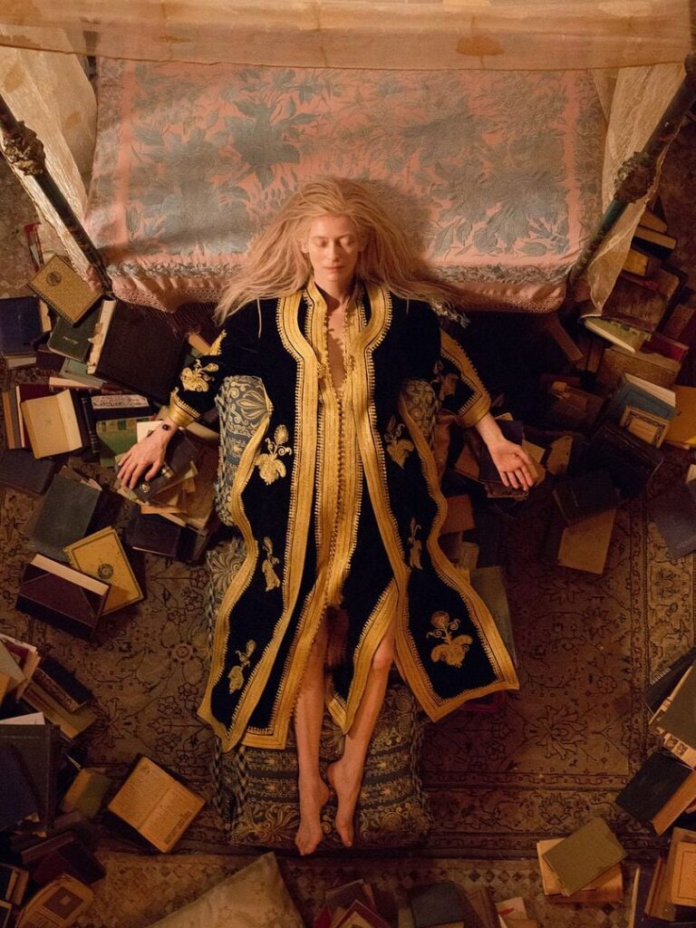 Olivier Saillard, historien et performeur : "Tilda Swinton transporte avec elle toute l'histoire des films" 2 Tilda Swinton dans "Only Lovers Left Alive" de Jim Jarmusch