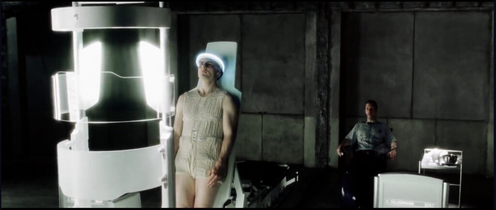 THE END : « Minority Report » de Steven Spielberg (2002) 1 Sequence 03.00 13 55 40.Still002