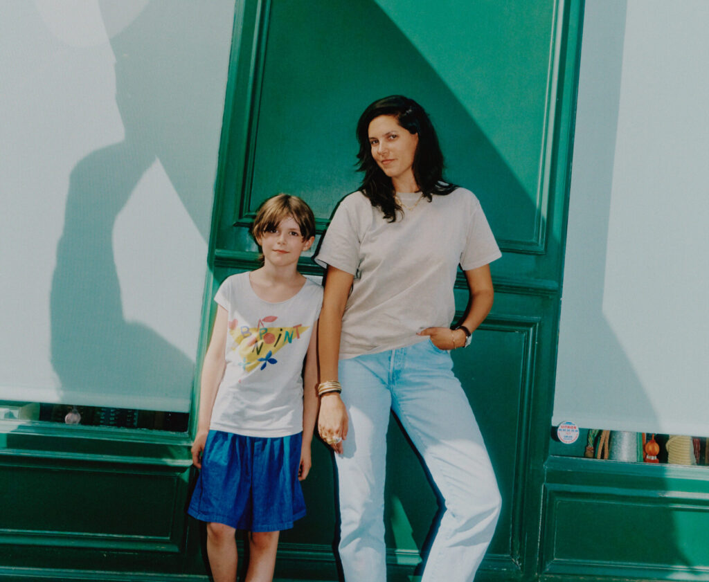 Anouk et Iris Brey © Julien Liénard pour TROISCOULEURS