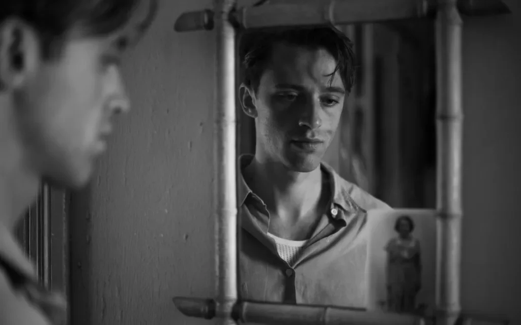 François Ozon : « Fatalement, le cri de Meursault résonne encore » 3 25 10 20 1760968754 6 L ETRANGER F OZON 1 Photo Carole Bethuel c 2025 Foz Gaumont France 2 Cinema Macassar Productions.jpg
