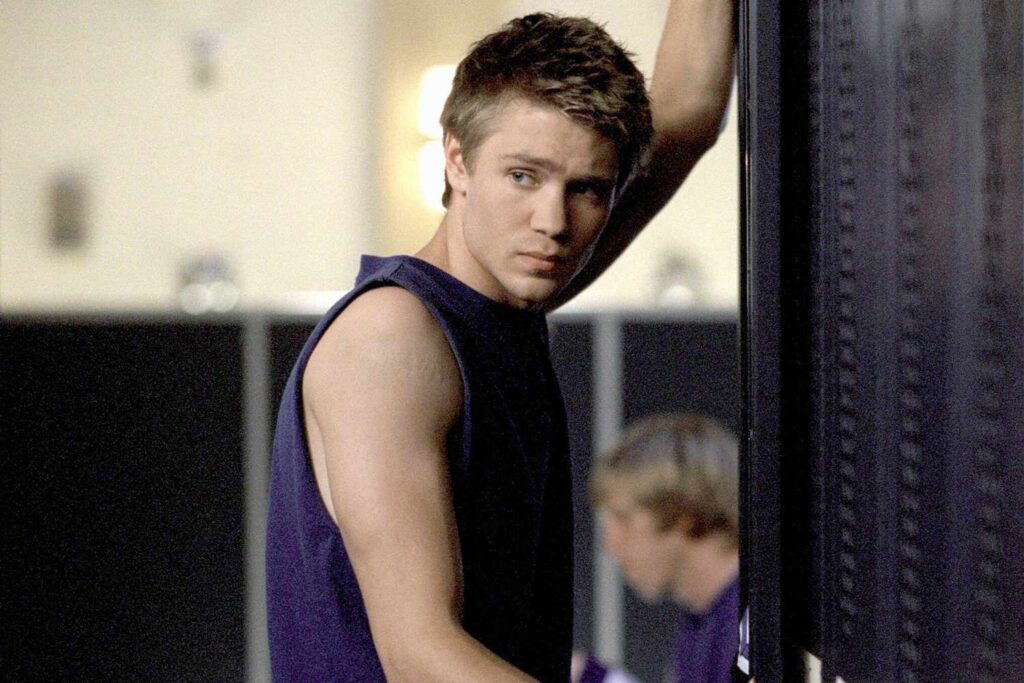 QUEER GAZE · Léon Salin : « J'ai eu cette connexion avec le personnage de Jeremy Allen White jusqu'à copier sa manière d'être. » 3 Chad Michael Murray dans Les Frères Scott