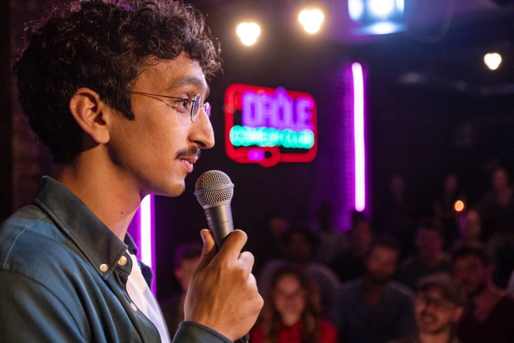 De la sueur et des vannes : le stand up au cinéma et dans les séries 3 drole serie
