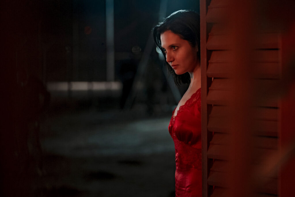 Matt Dillon : « Je n’ai joué que des hommes, donc certains sont forcément toxiques. » 3 LE CRI DES GARDES 2 Mia Mckenna Bruce copyright Anna Matveeva