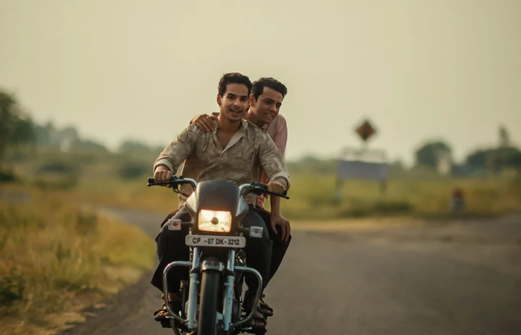 नीरज घेवान द्वारा लिखित “एक भारतीय युवा”, आज के भारत का एक मानवीय चित्र