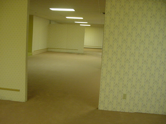 « Backrooms » : pourquoi les espaces vides nous fascinent-ils autant ? 2 backrooms