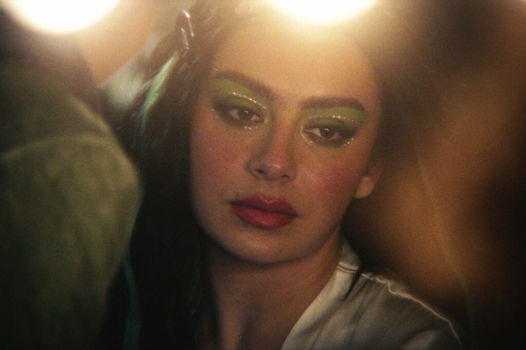 Είναι ο Charli XCX ο νέος σταρ του κινηματογράφου; 7 charli xcx χωρίς τίτλο έργο κιότο σε κλίμακα 1