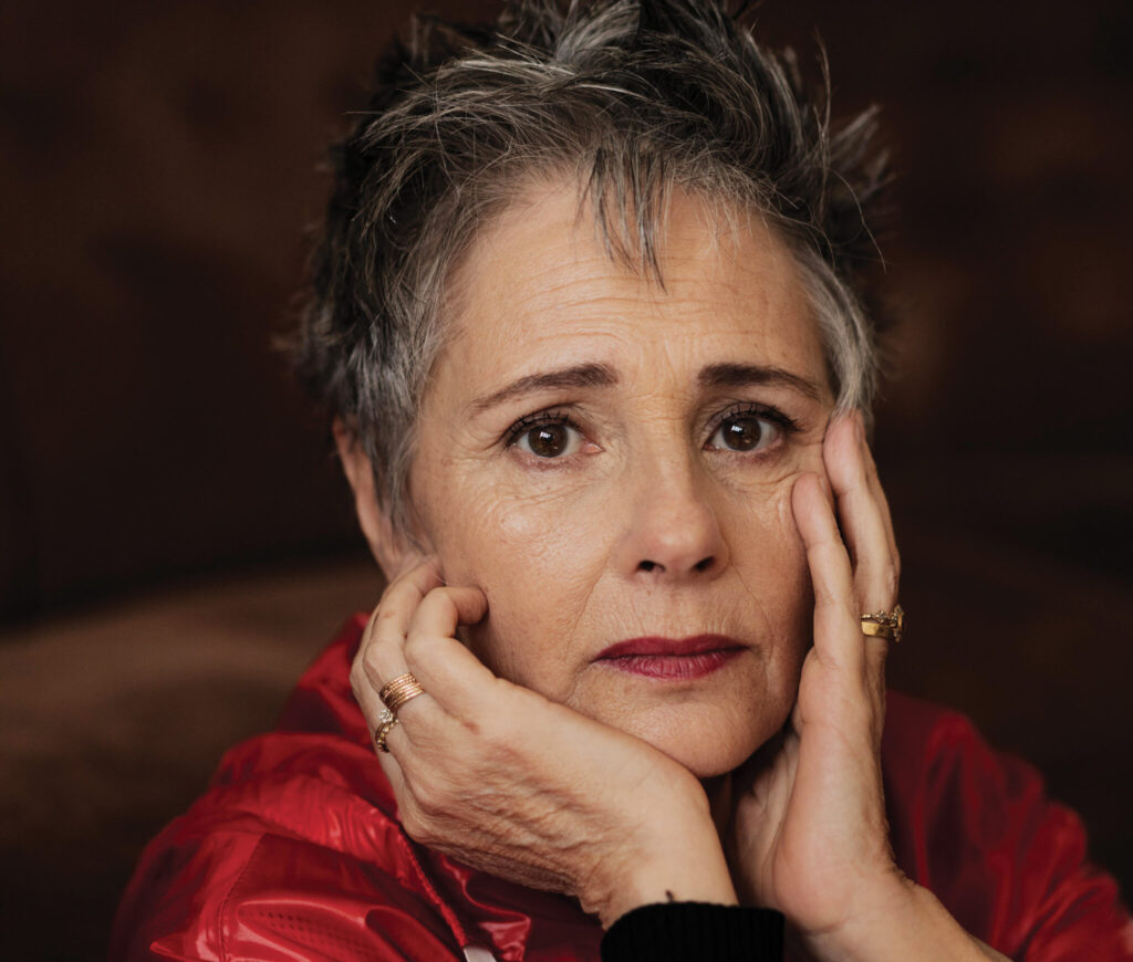 Anouk Grinberg : « J’ai voulu aller loin dans l’exploration du mal que les hommes font. » 1 anouk scaled e1787914199161
