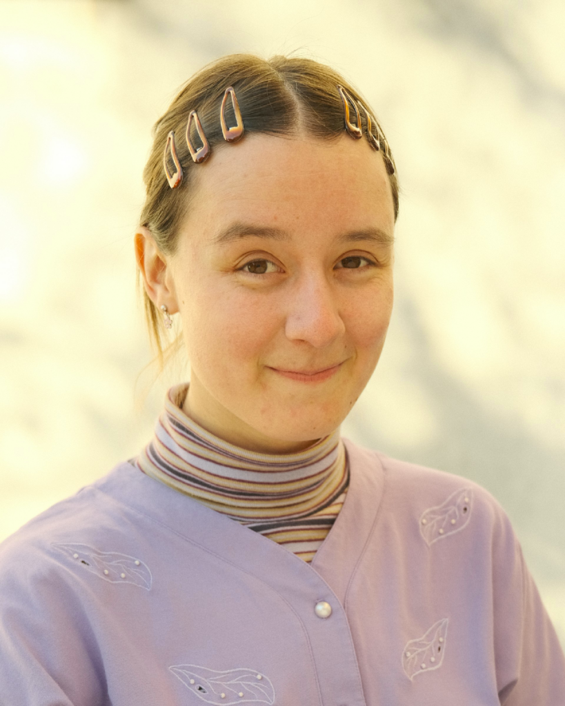 NOUVELLE STAR · Léa Favre : « Faire jouer une agression, ça me mettrait mal à l’aise. Avec des marionnettes, c’est différent. » 2 Lea Favre c Valentin De Steur